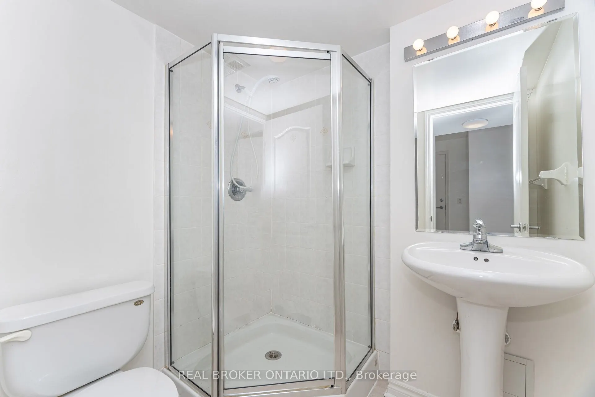 17 Barberry Place, #1109