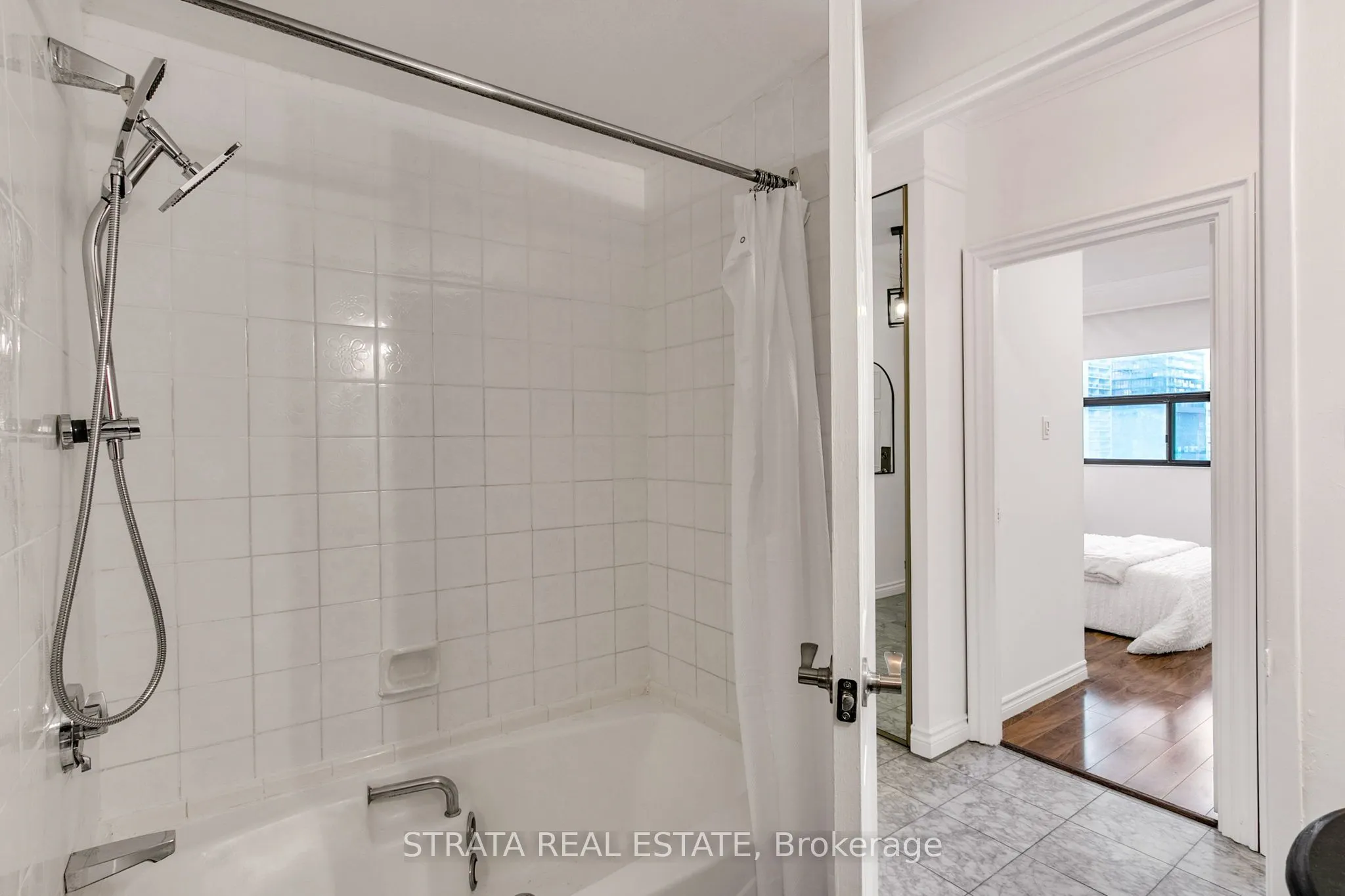 86 Gloucester Street, #702