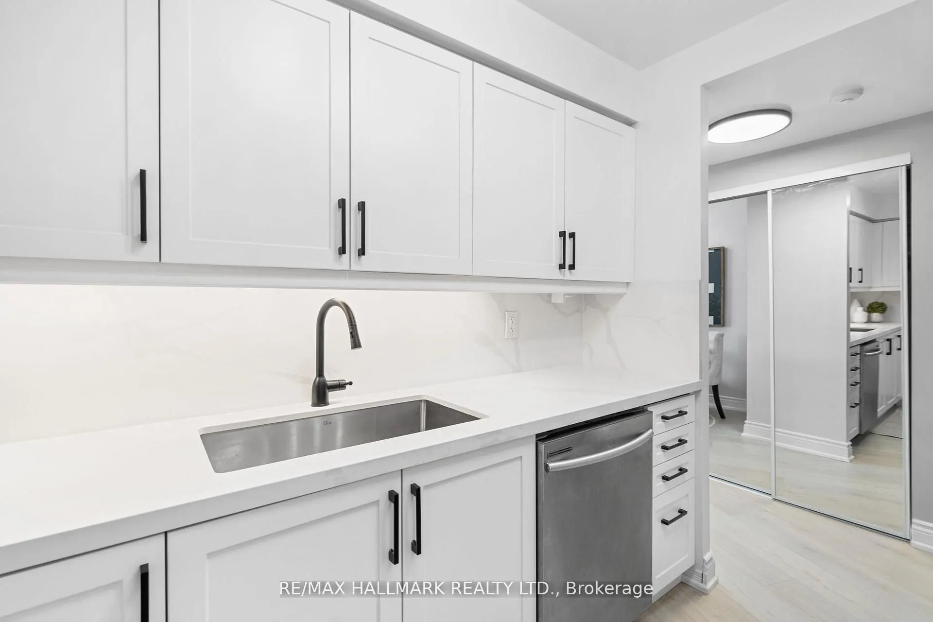 205 The Donway W, #328