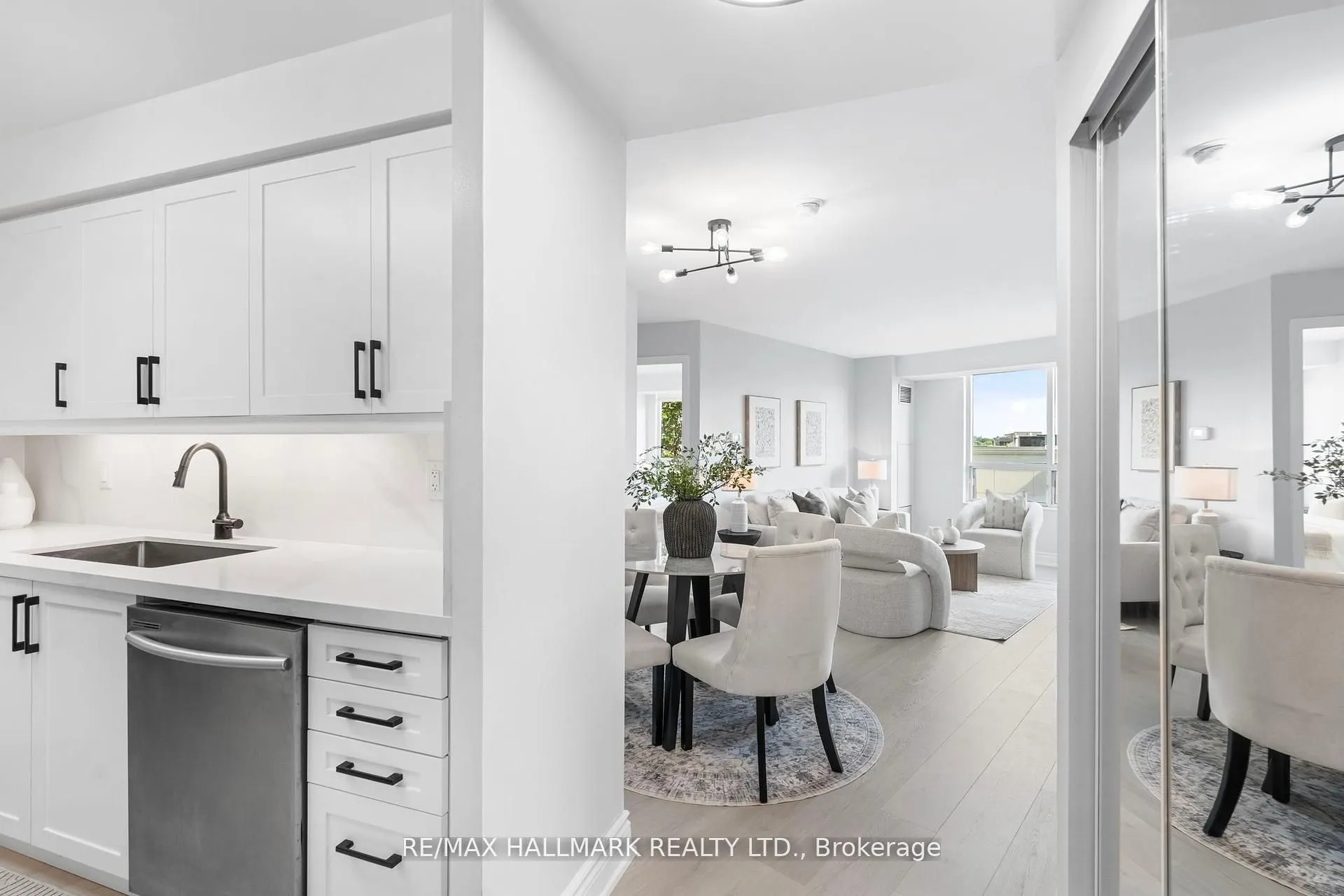 205 The Donway W, #328