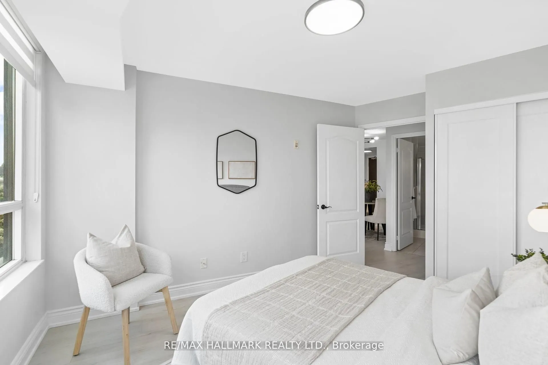 205 The Donway W, #328