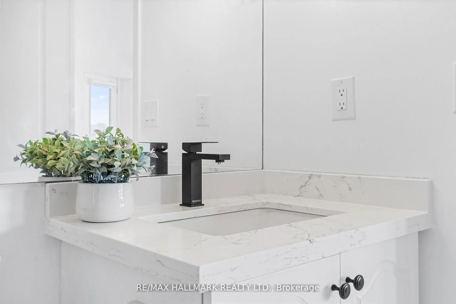 205 The Donway W, #328