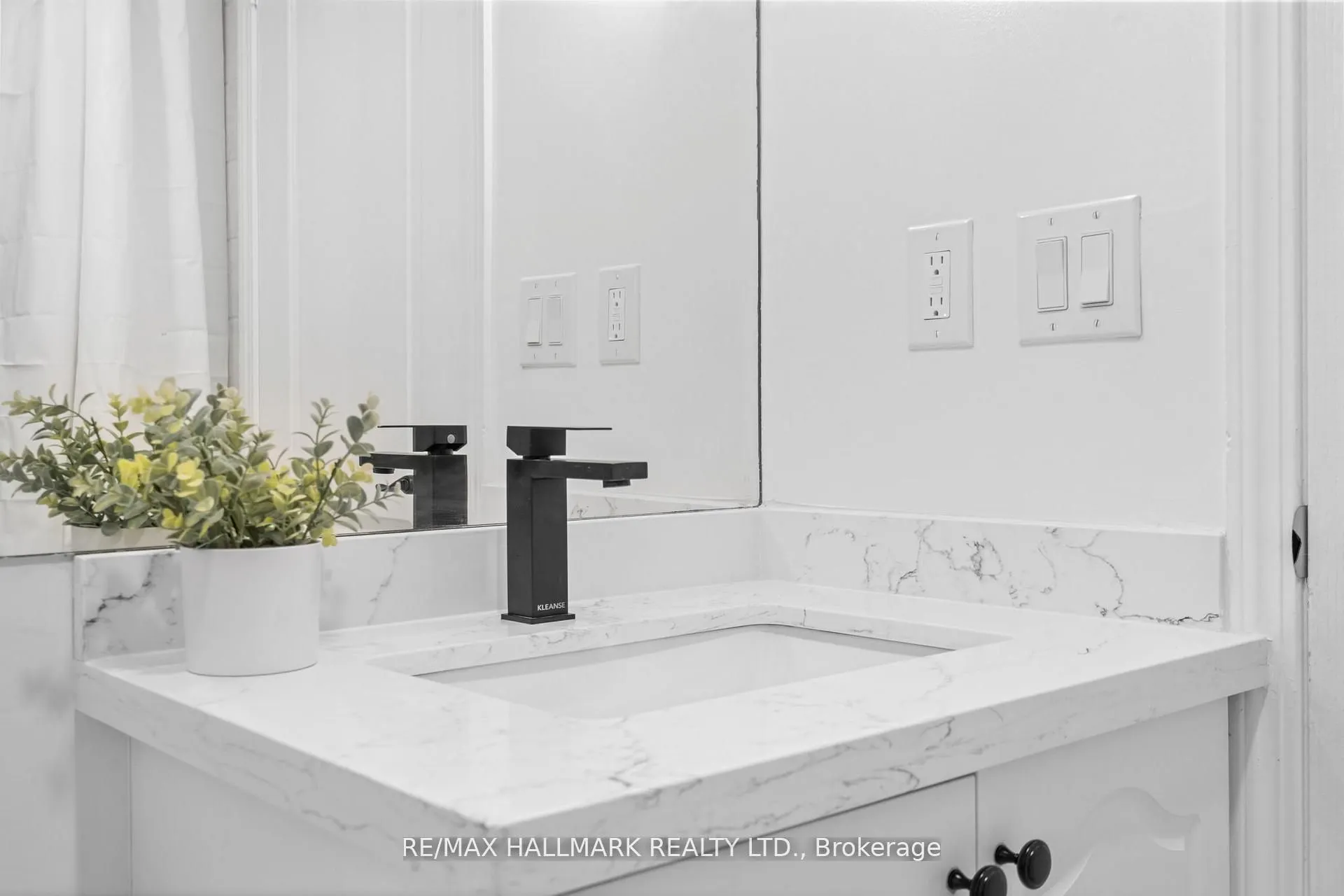 205 The Donway W, #328