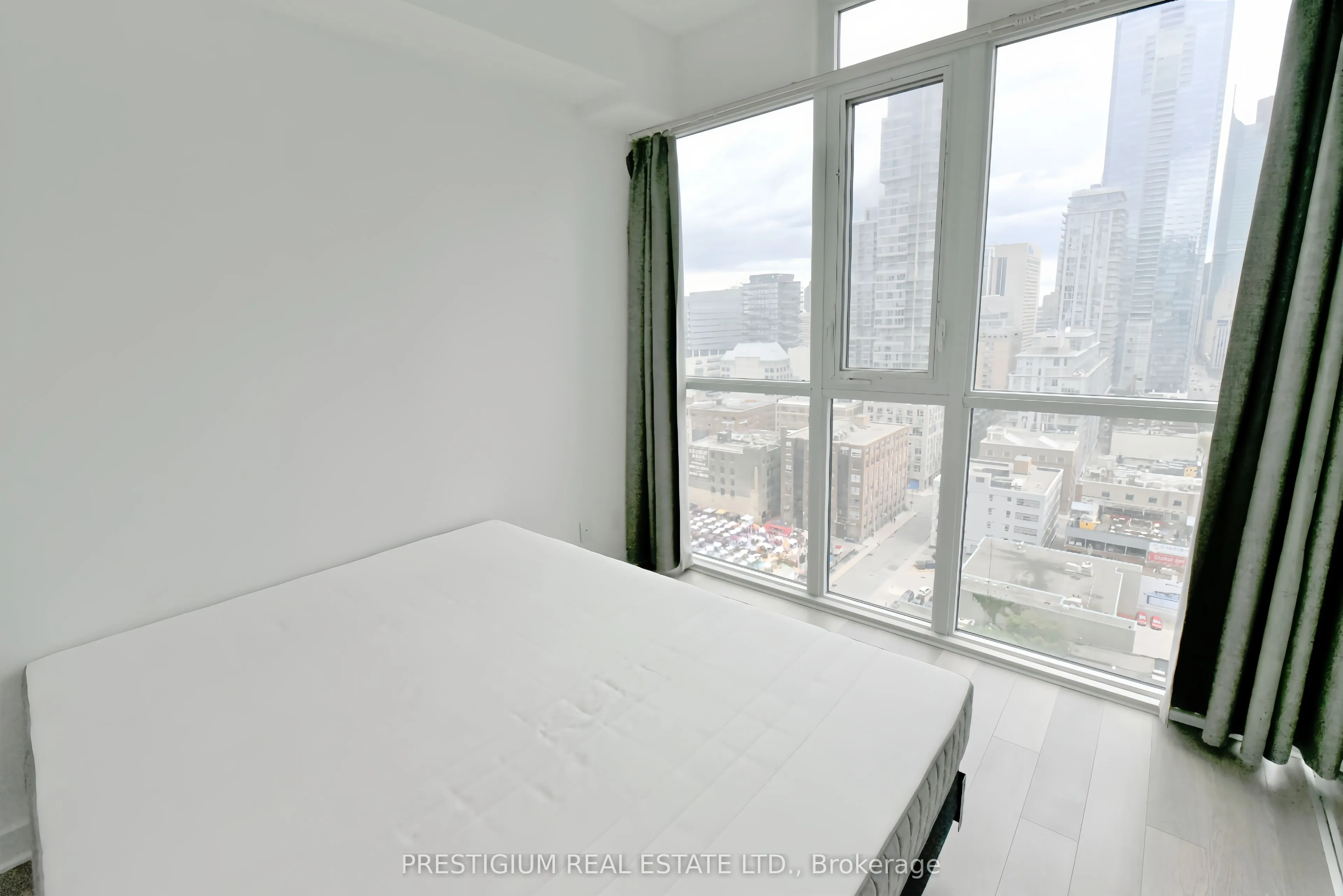 290 Adelaide Street W, #1910