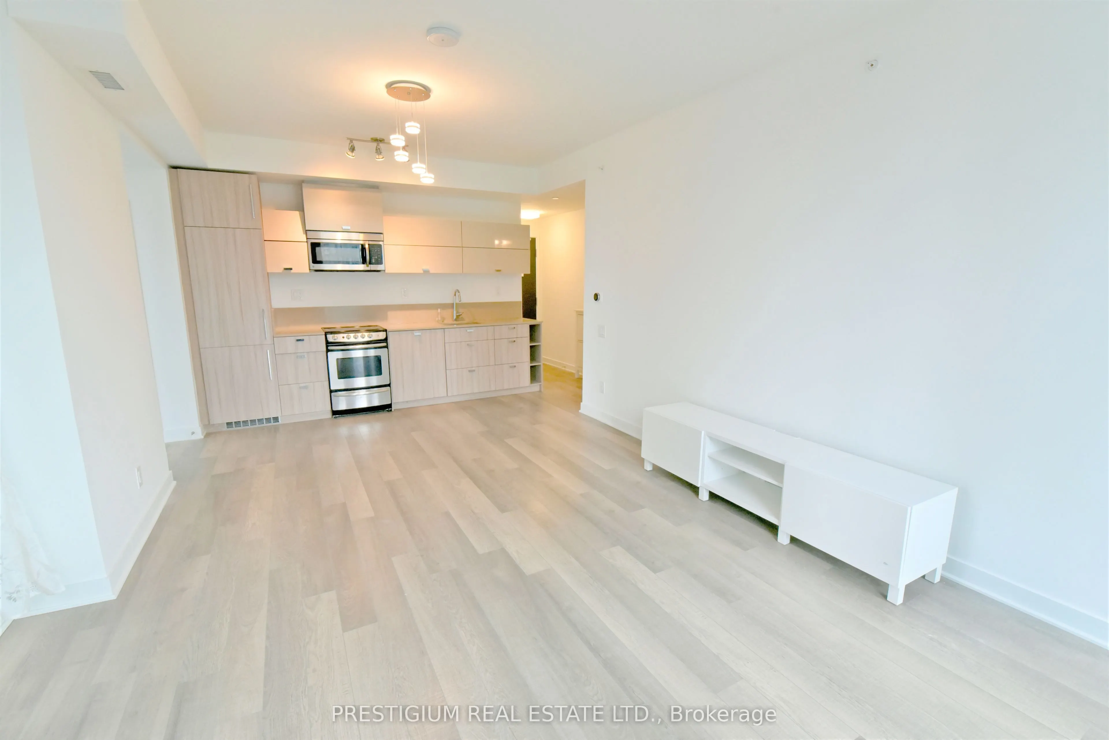 290 Adelaide Street W, #1910