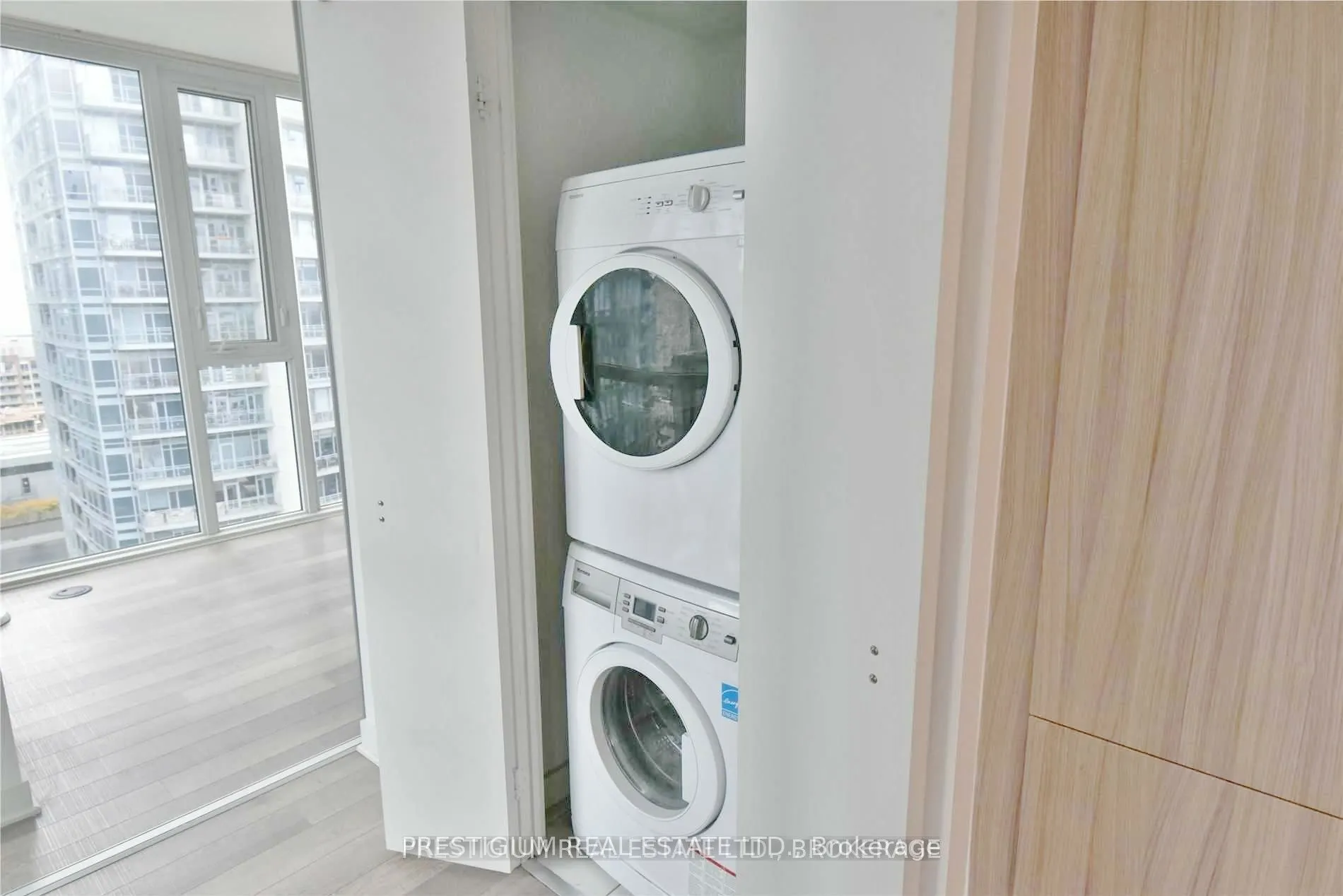 290 Adelaide Street W, #1910