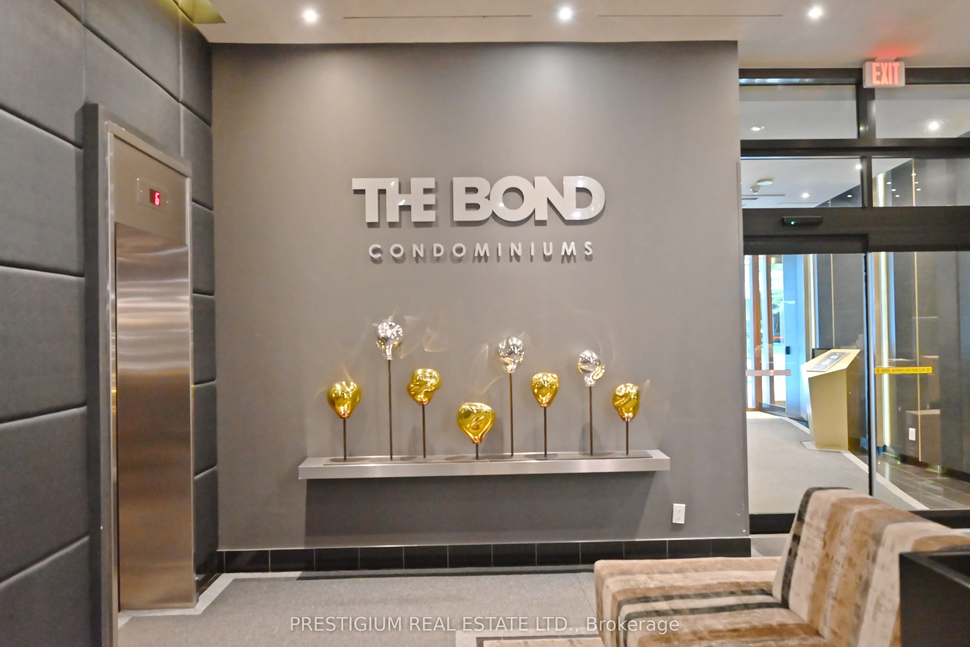 290 Adelaide Street W, #1910