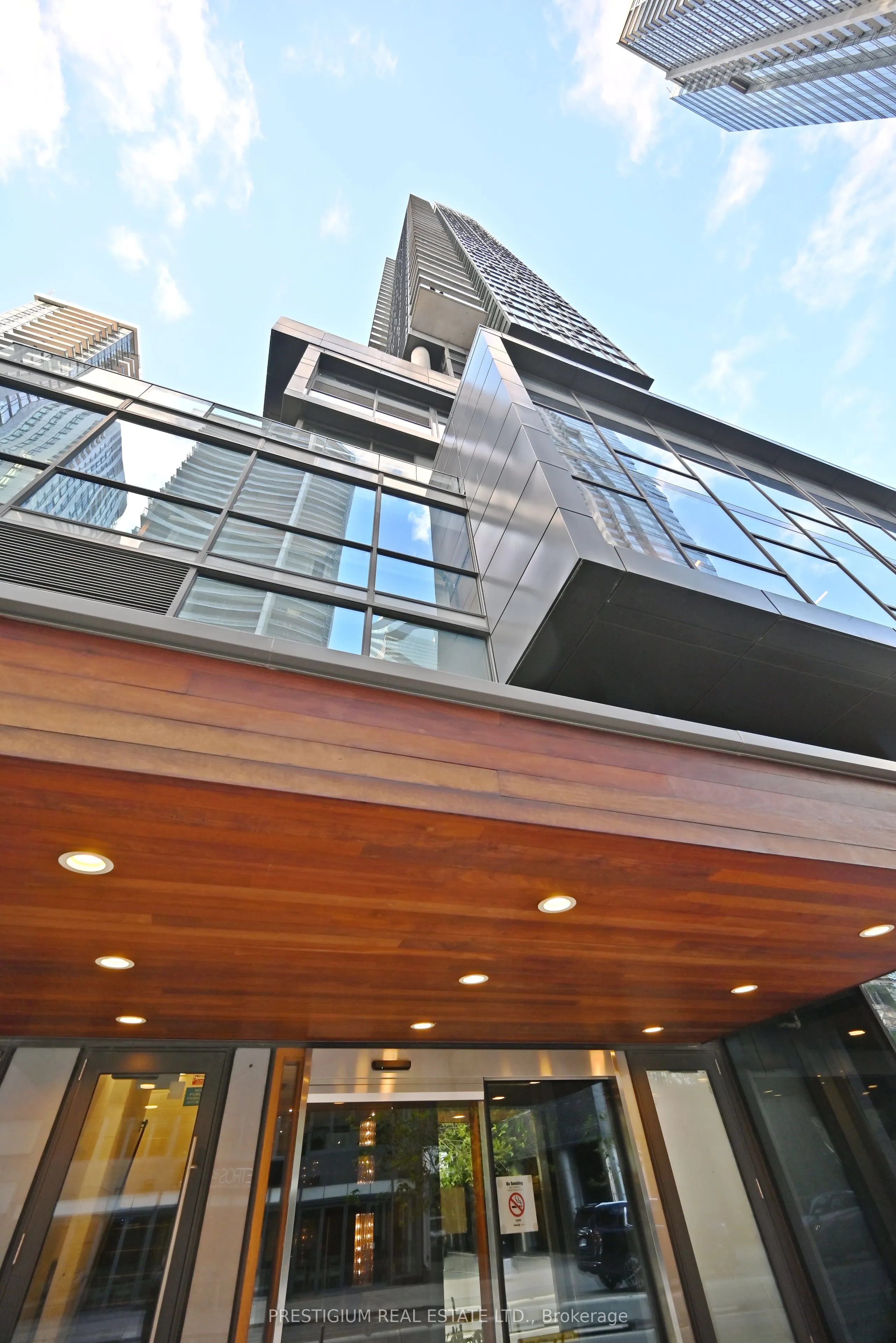 290 Adelaide Street W, #1910