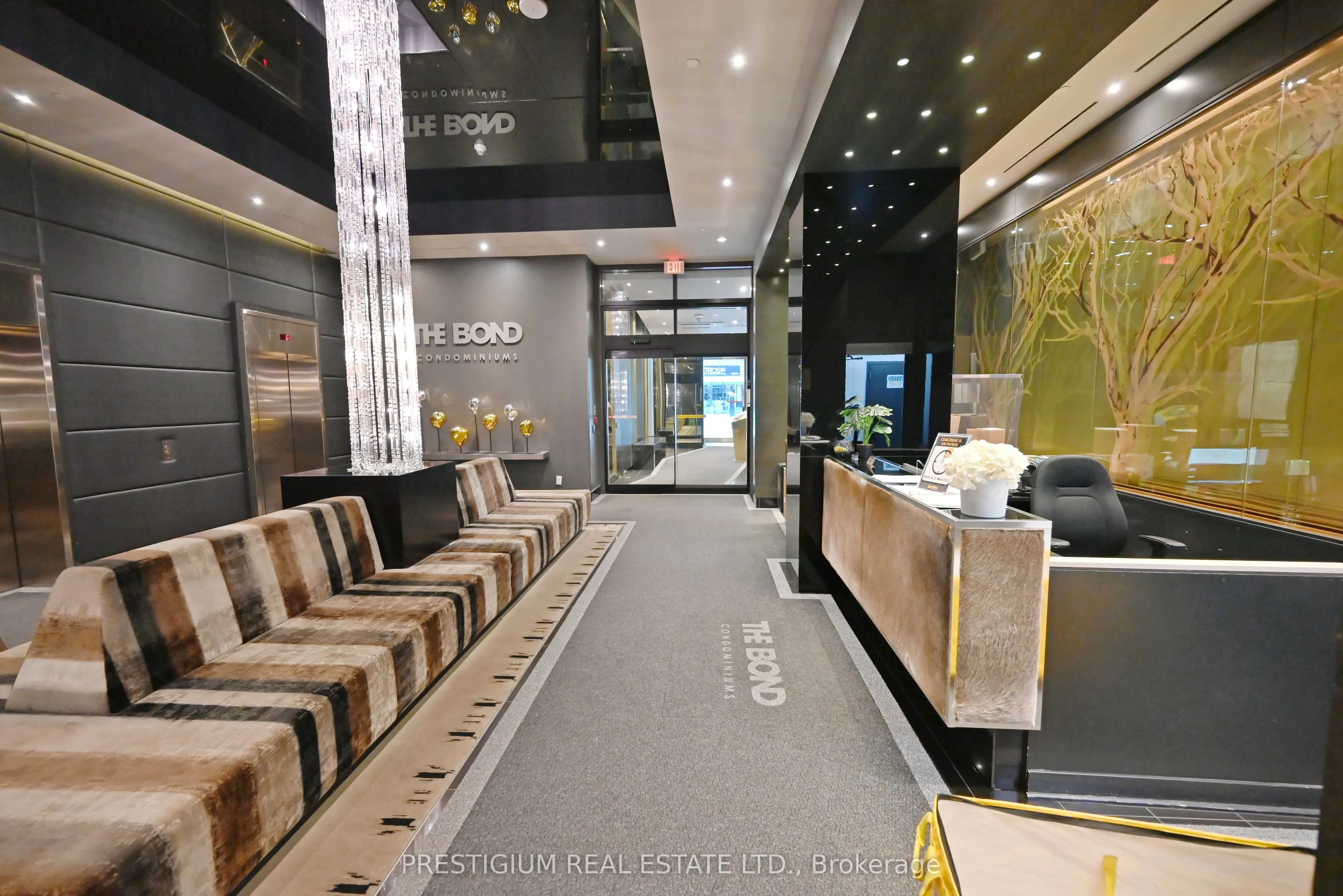 290 Adelaide Street W, #1910