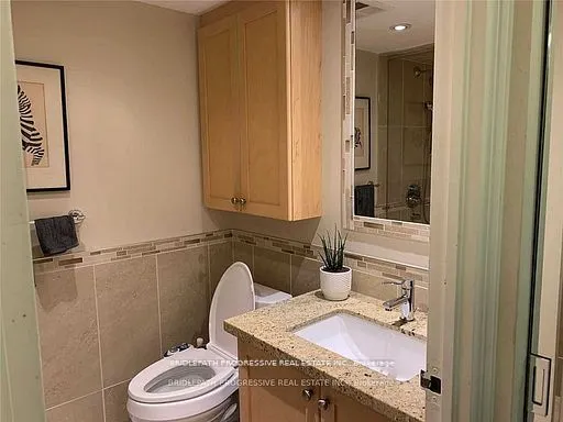 1001 Bay Street, #706