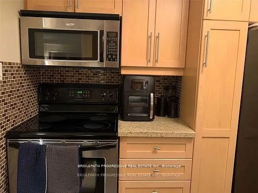 1001 Bay Street, #706