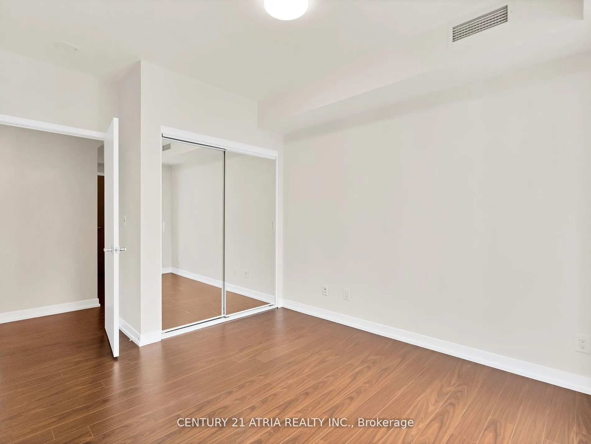 21 Widmer Street, #4102