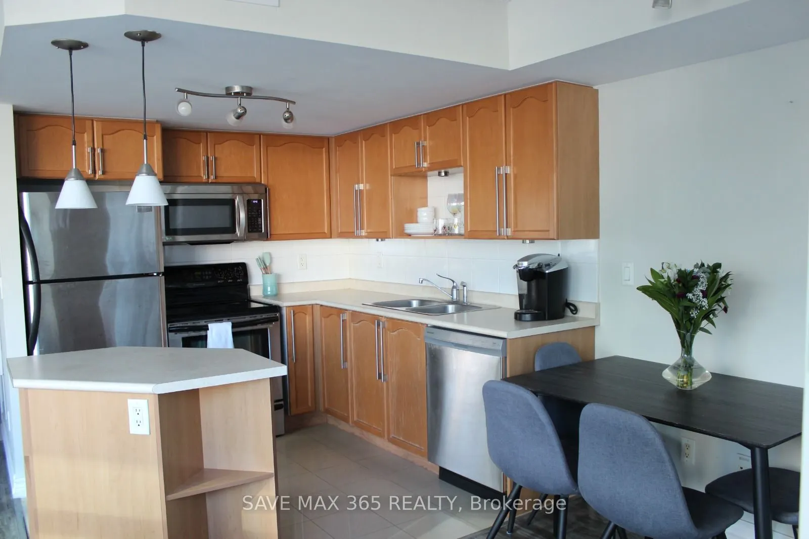 18 Yonge Street, #1003