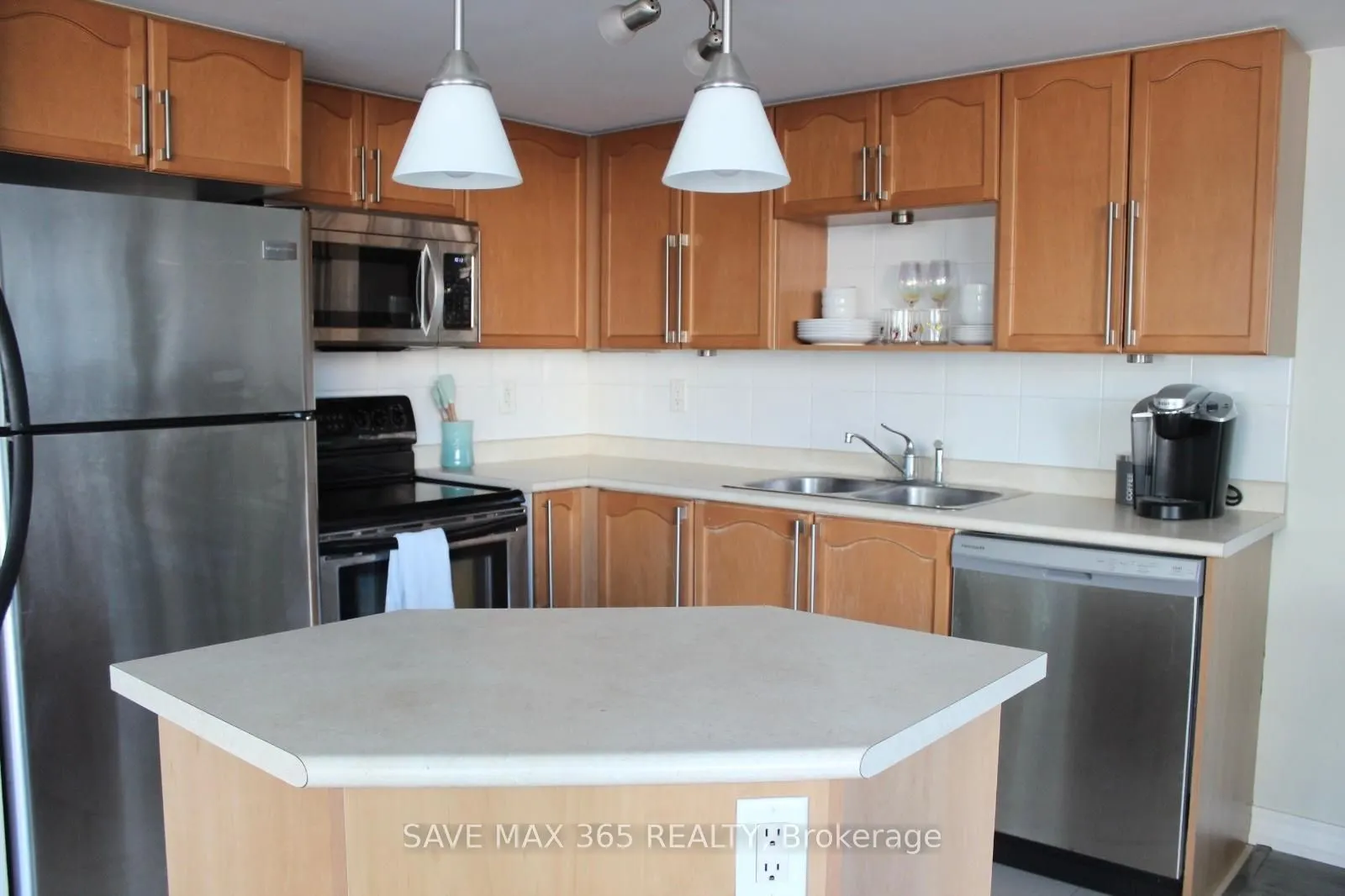 18 Yonge Street, #1003