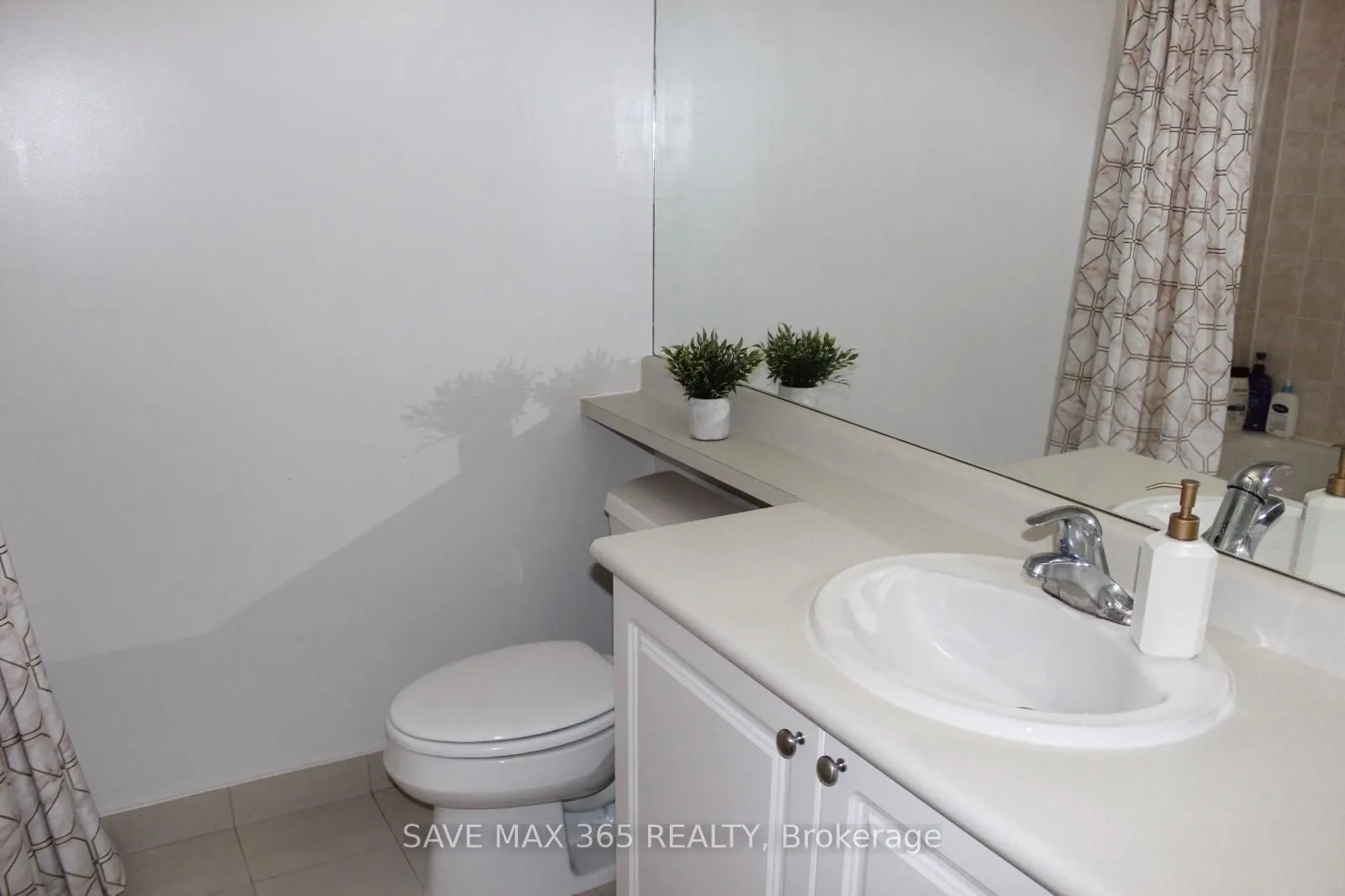 18 Yonge Street, #1003