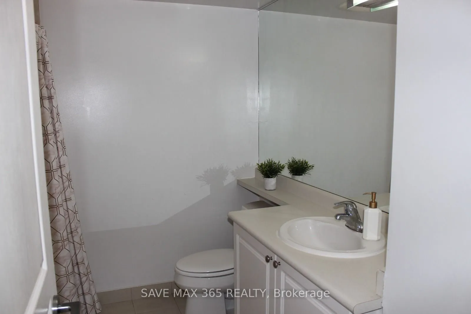 18 Yonge Street, #1003