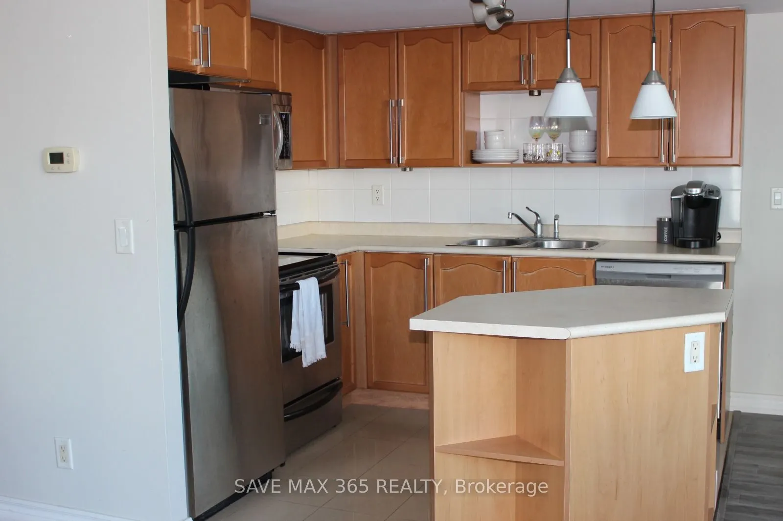 18 Yonge Street, #1003