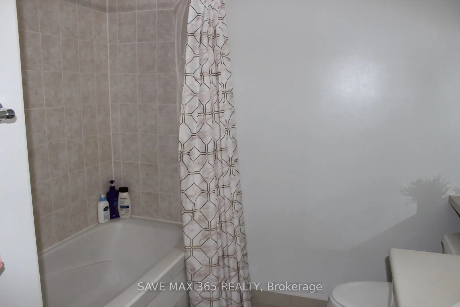 18 Yonge Street, #1003