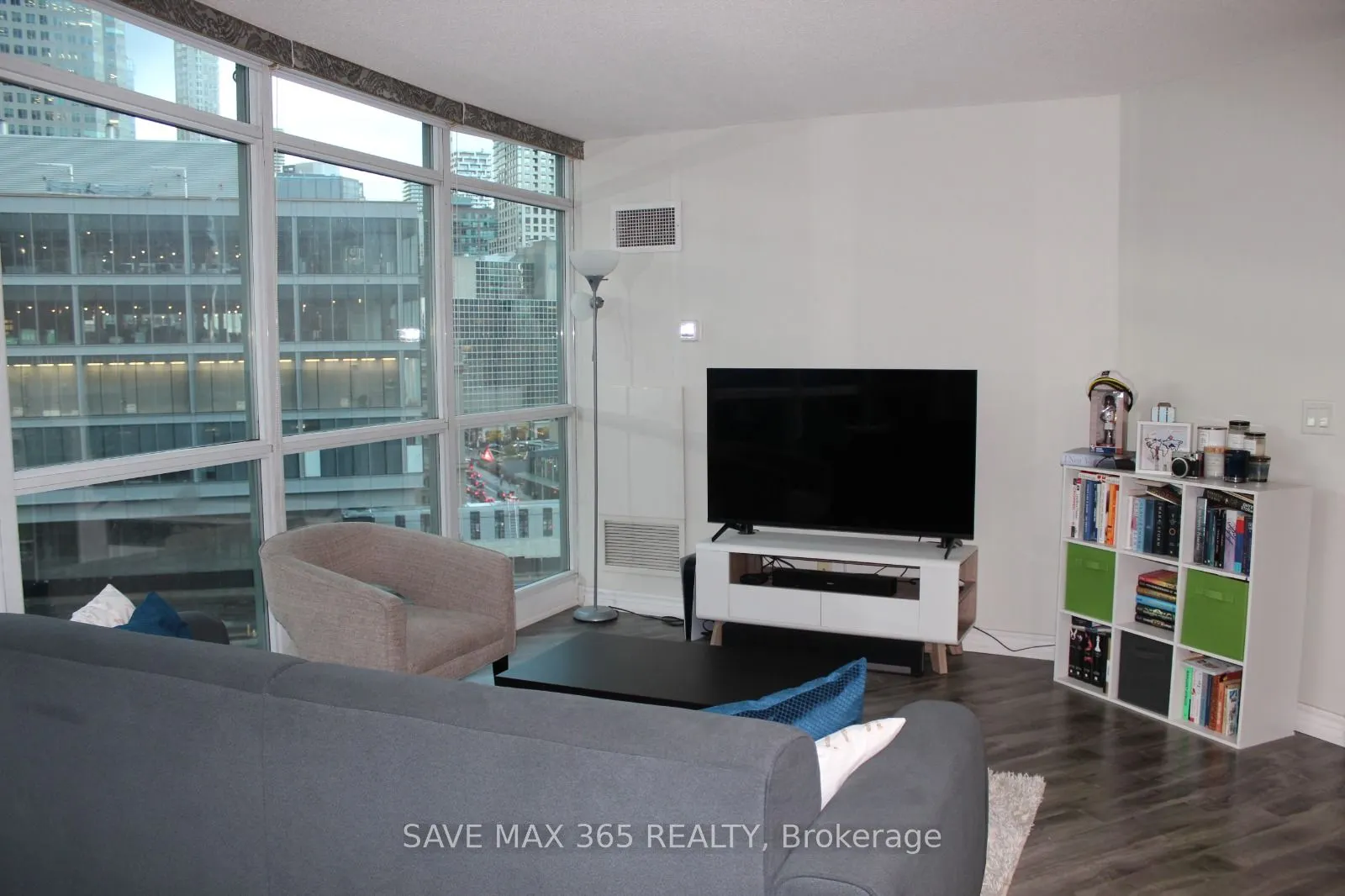 18 Yonge Street, #1003