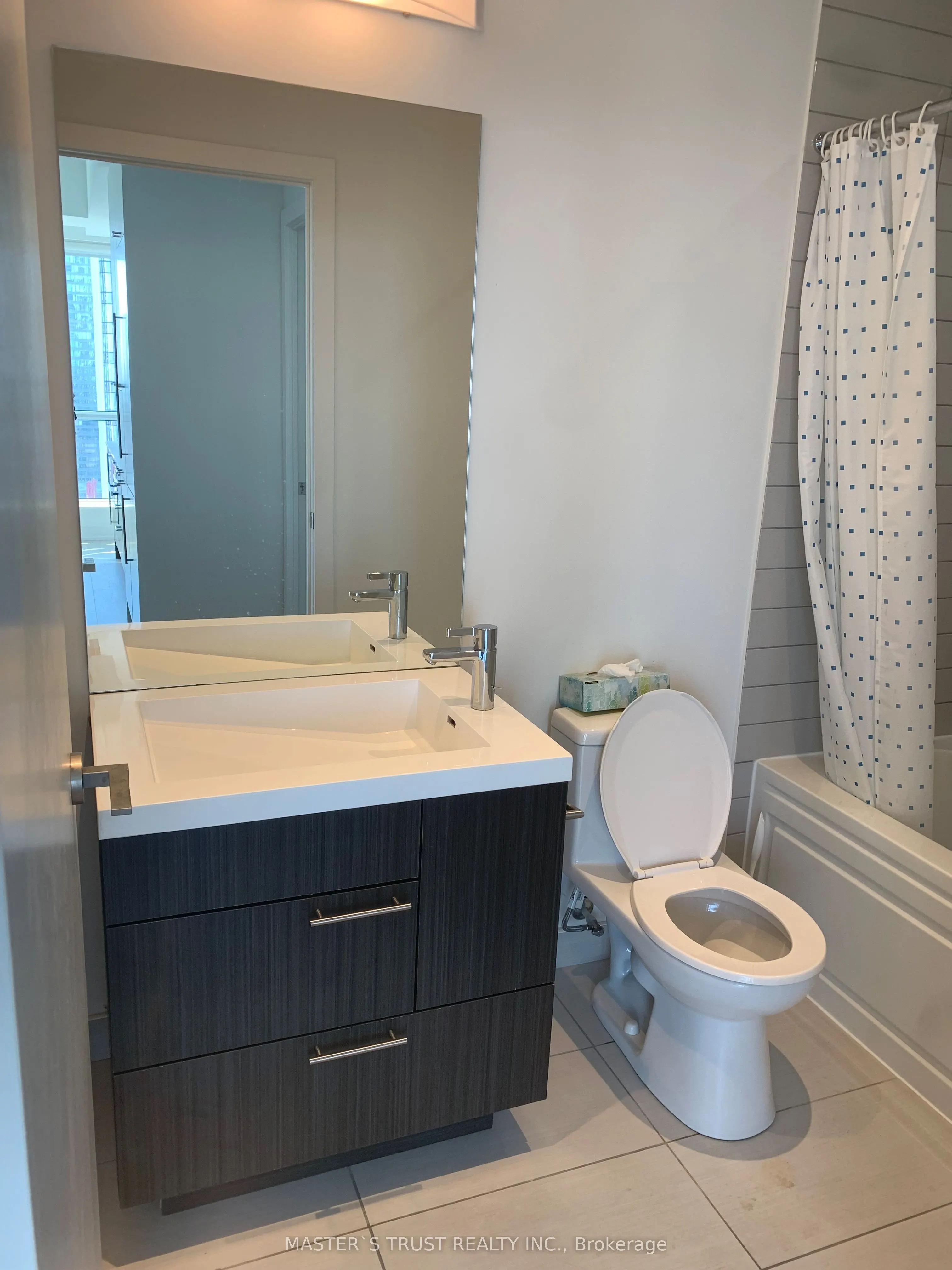 30 Nelson Street, #2406