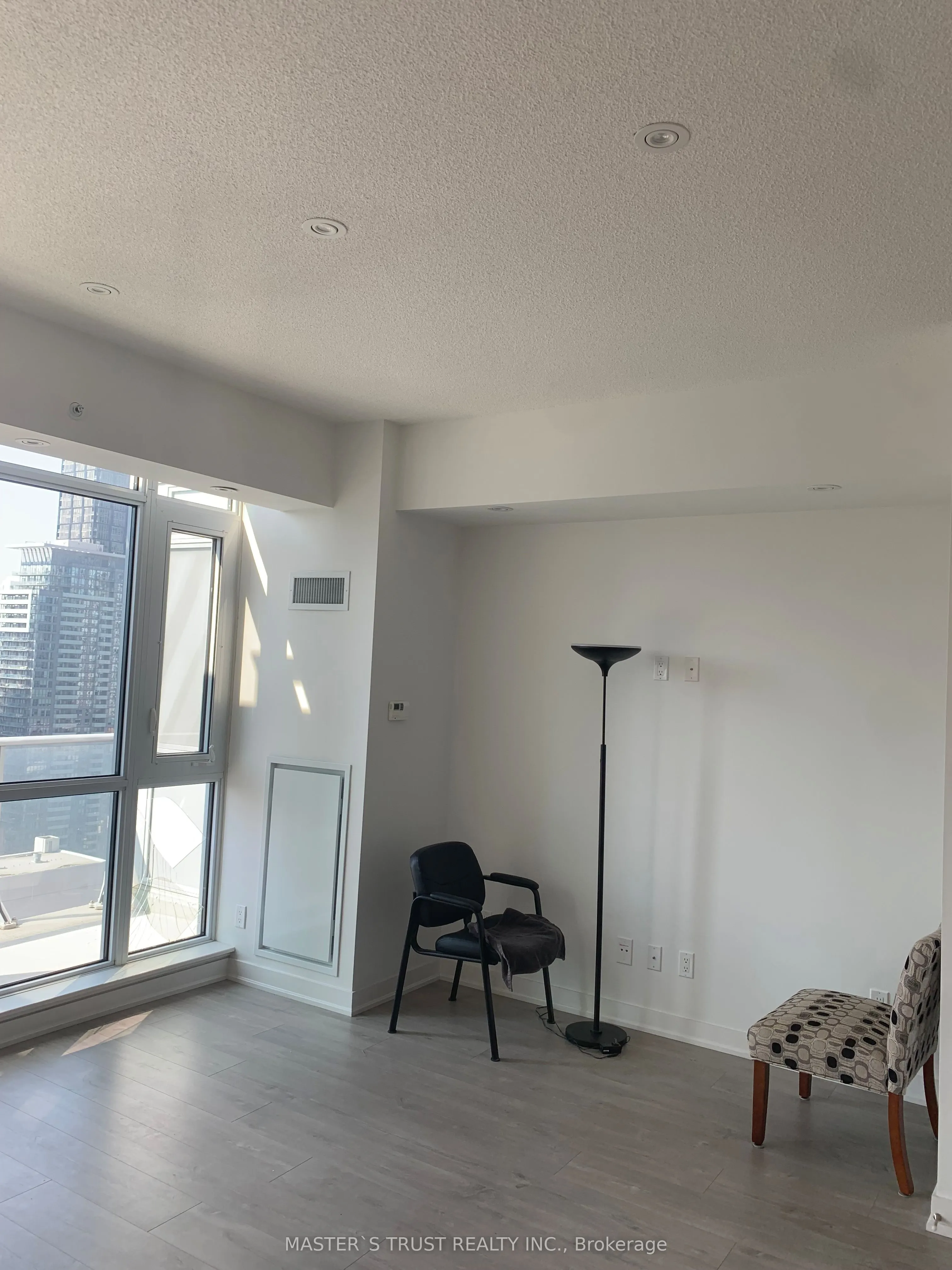 30 Nelson Street, #2406