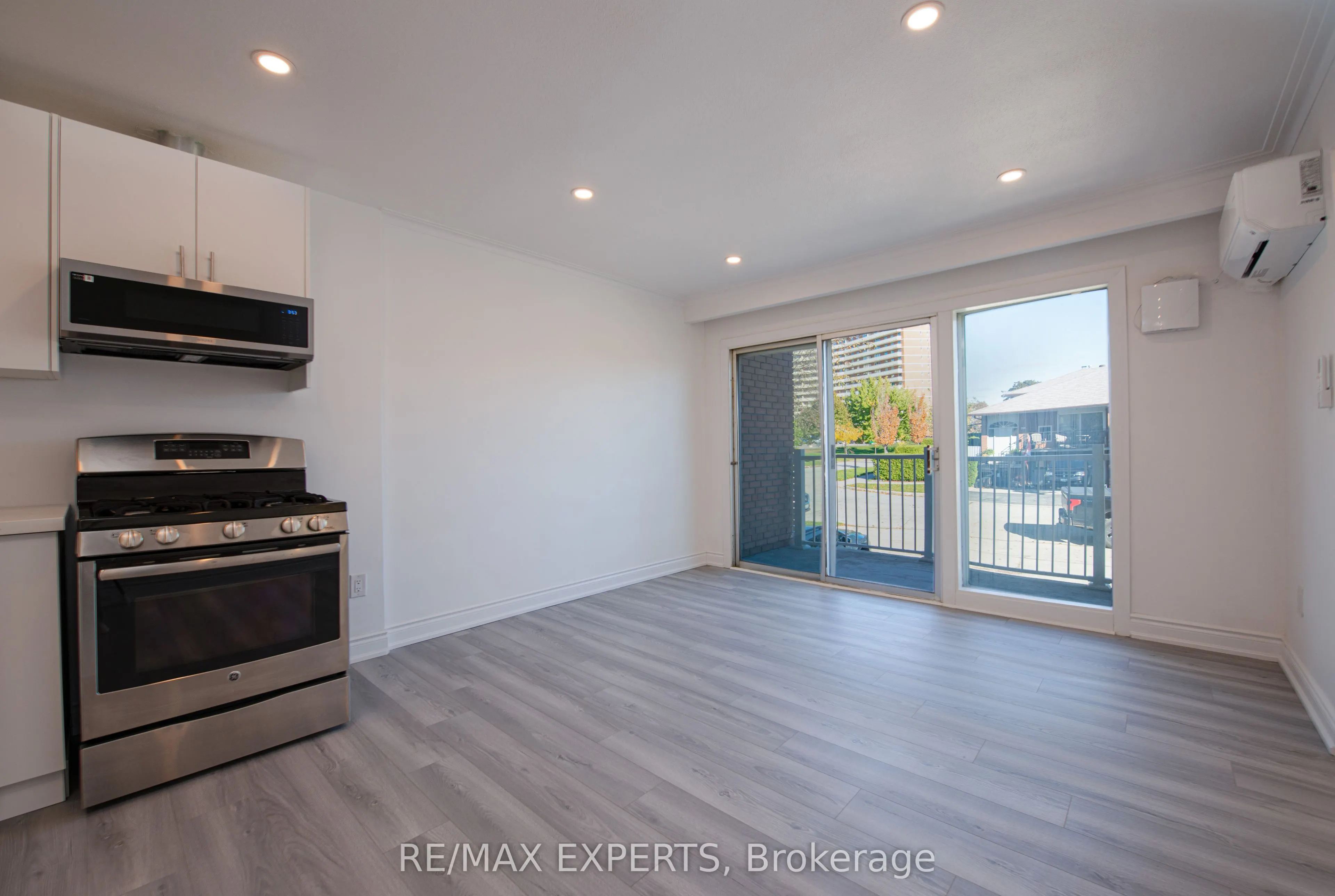 59 Bowhill Crescent, #2