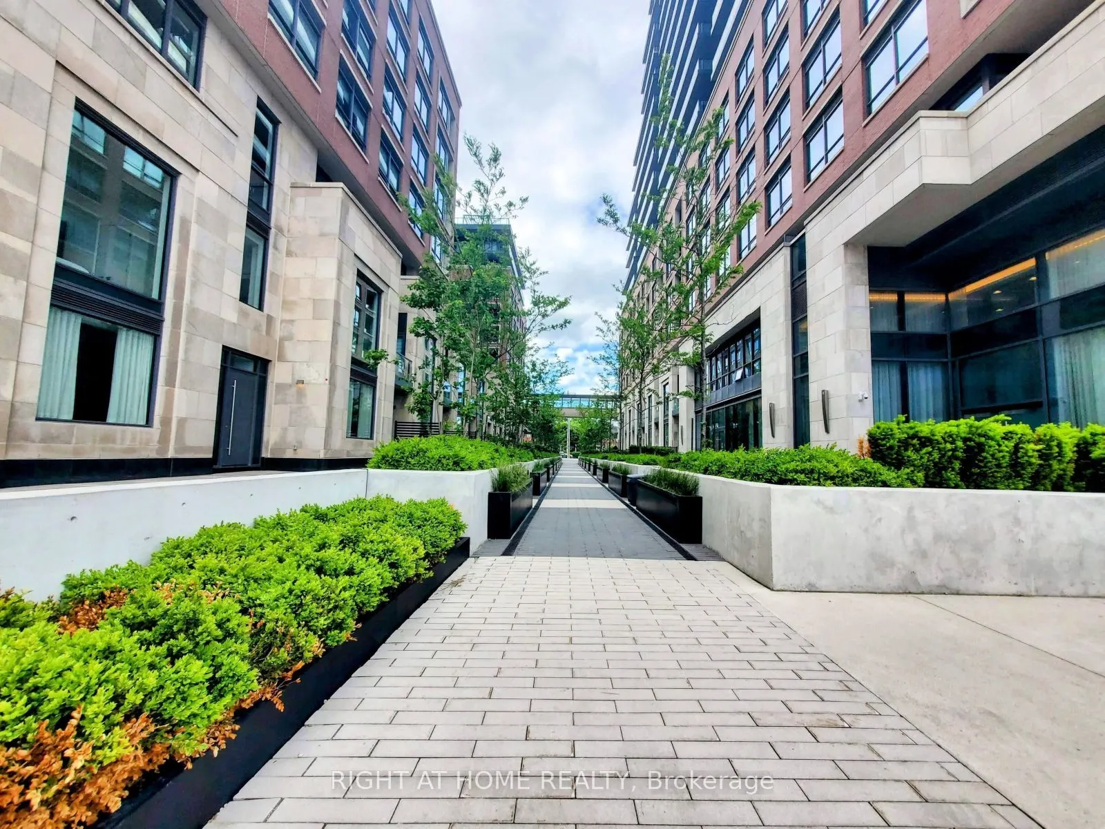 33 Frederick Todd Way, #1308