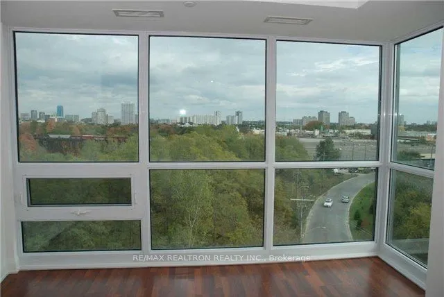 160 Vanderhoof Avenue, #605