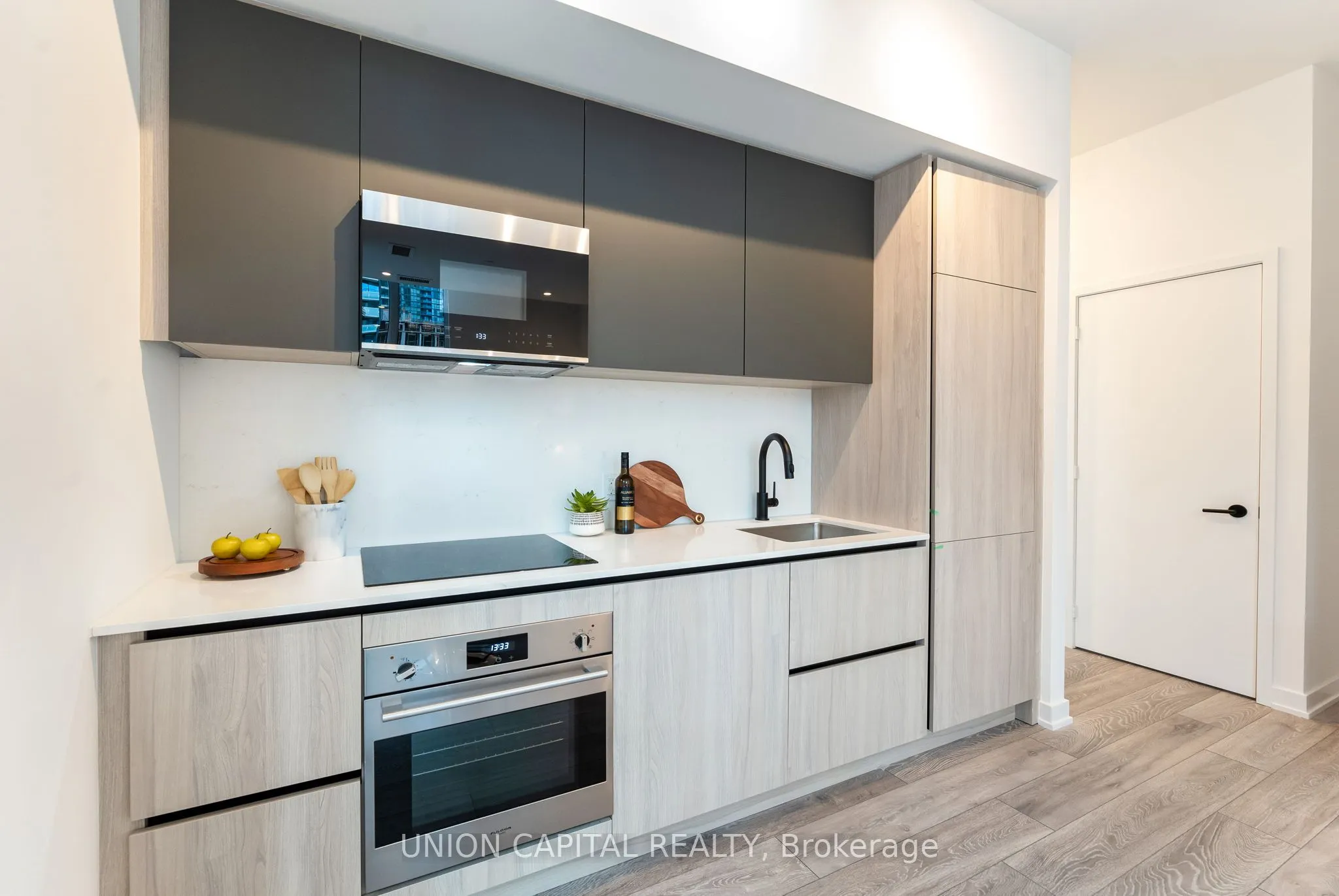 108 Peter Street, #301