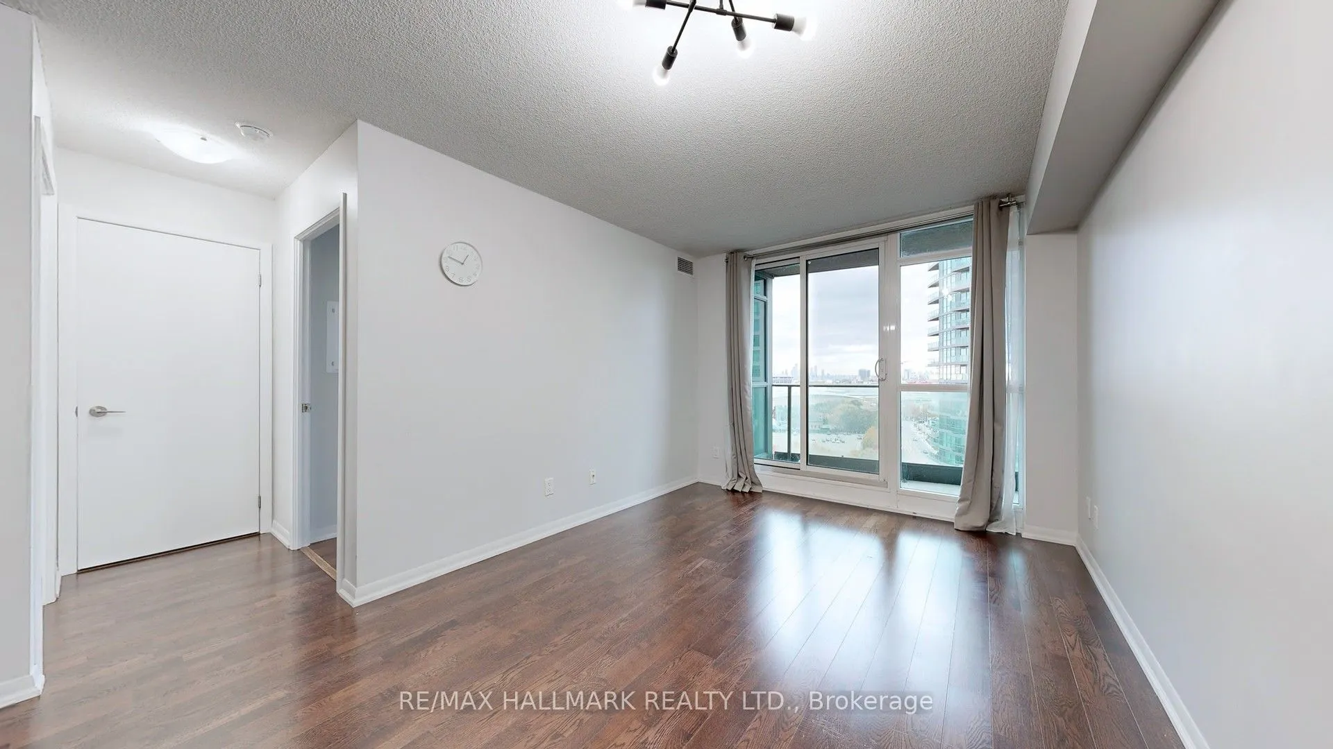215 Fort York Boulevard, #1607