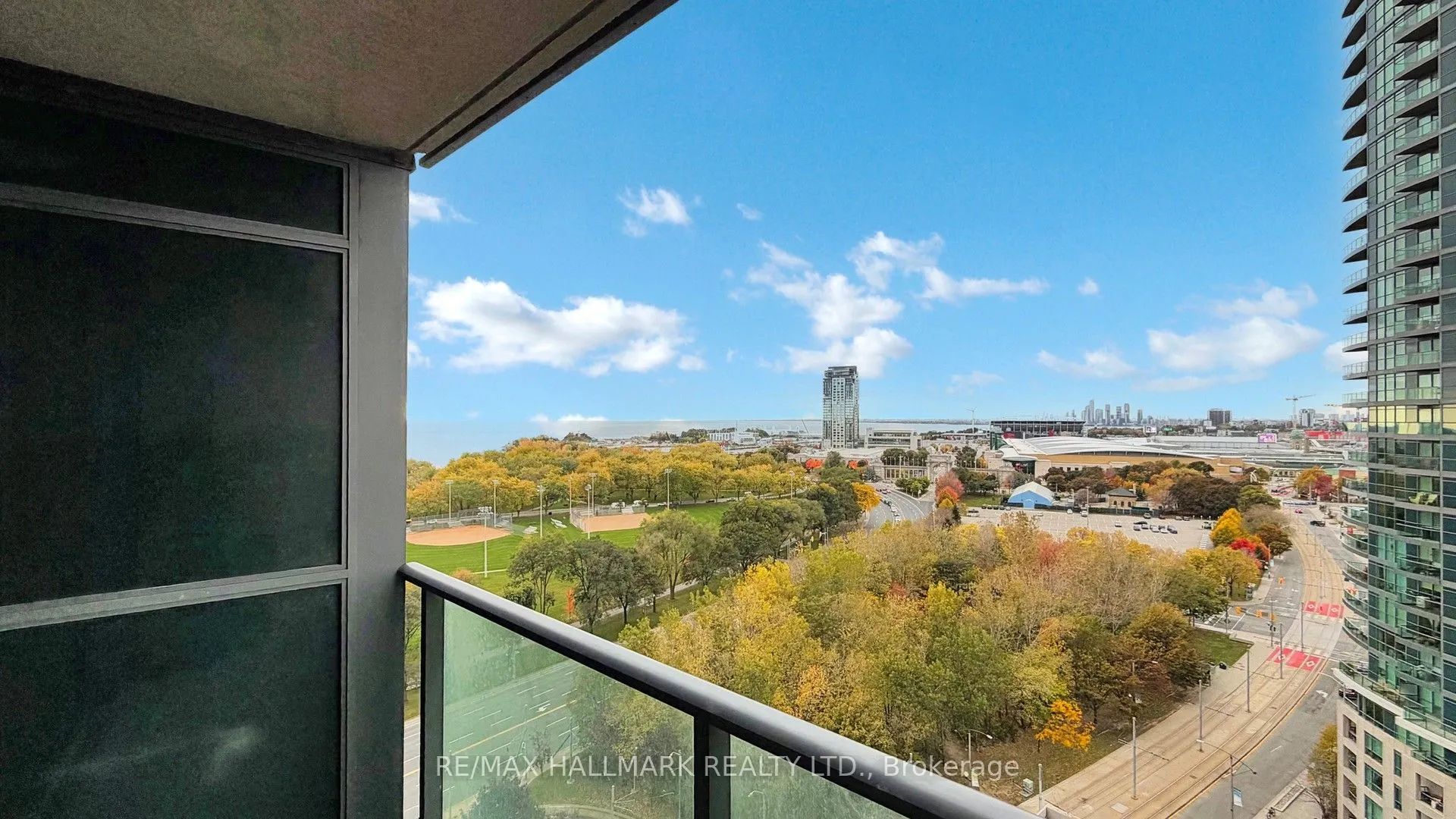 215 Fort York Boulevard, #1607