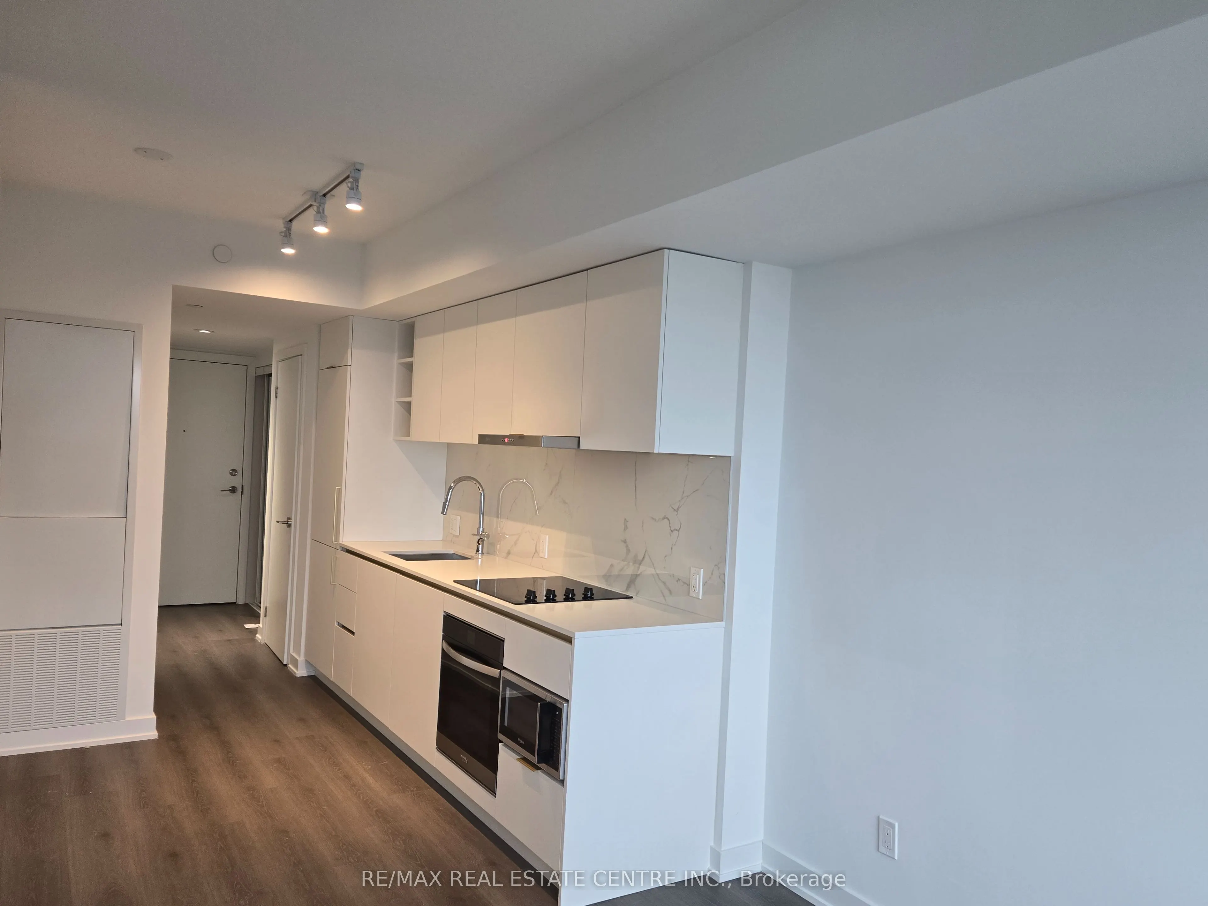 8 Wellesley St W Street, #3011