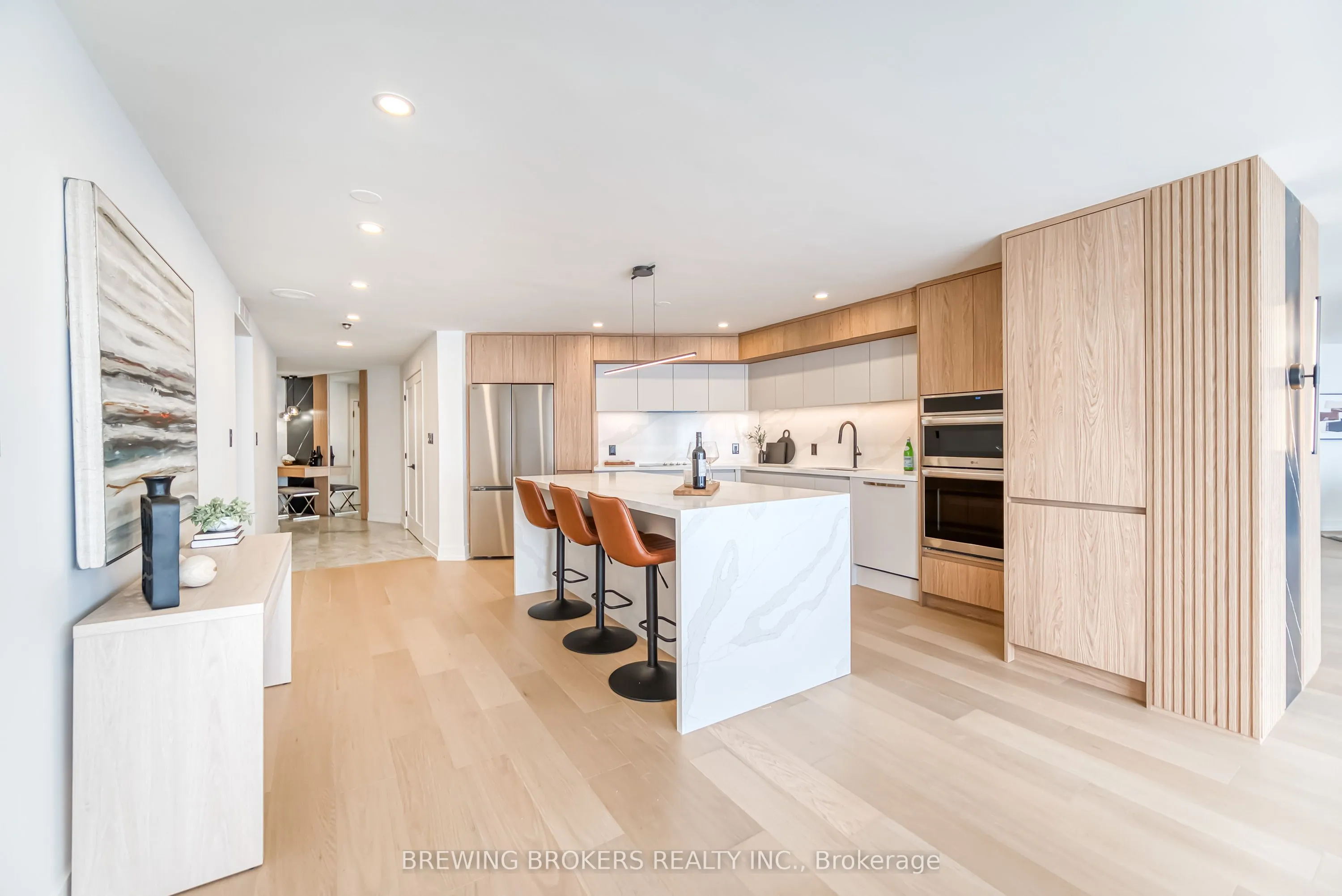 85 Skymark Drive, #501