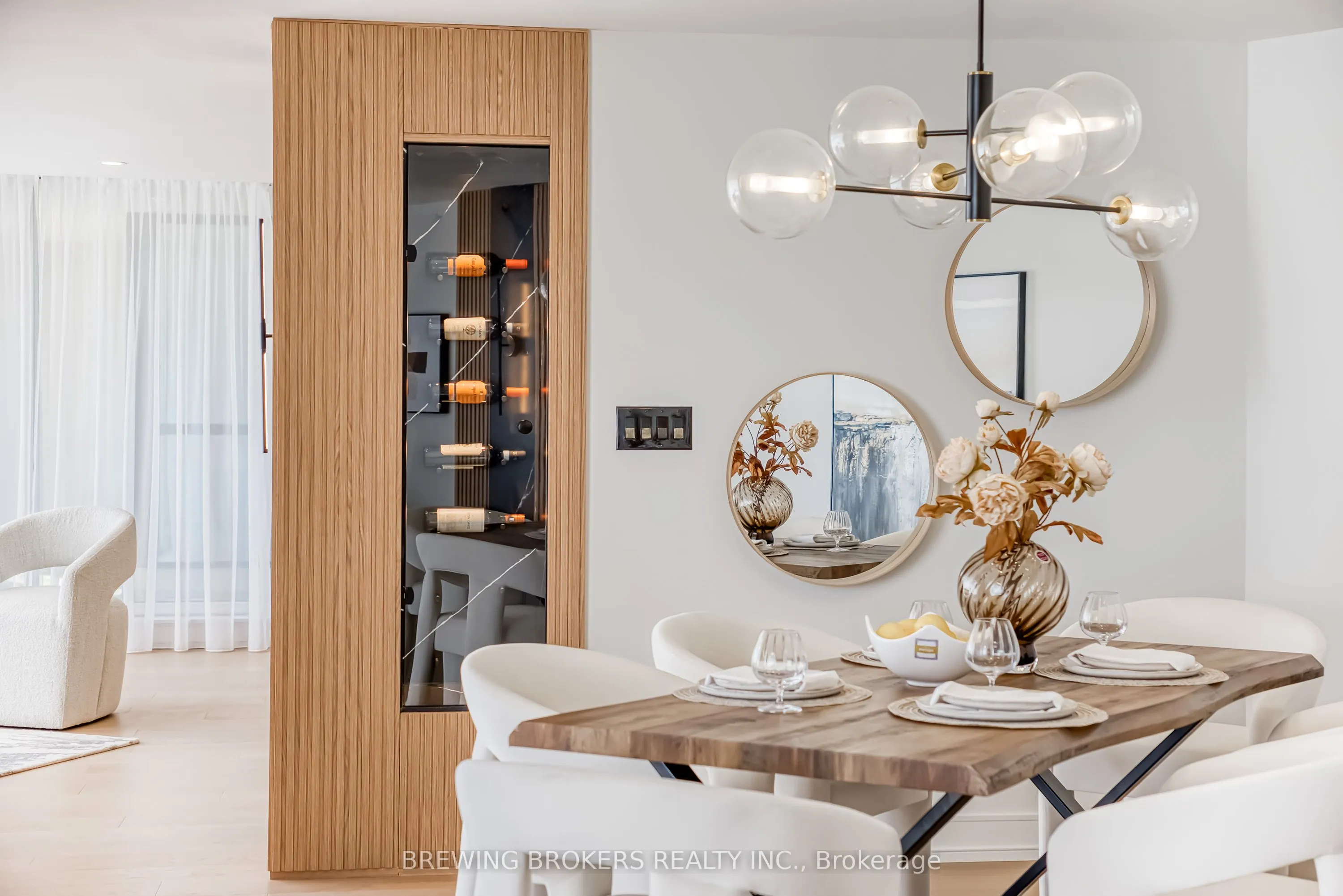 85 Skymark Drive, #501