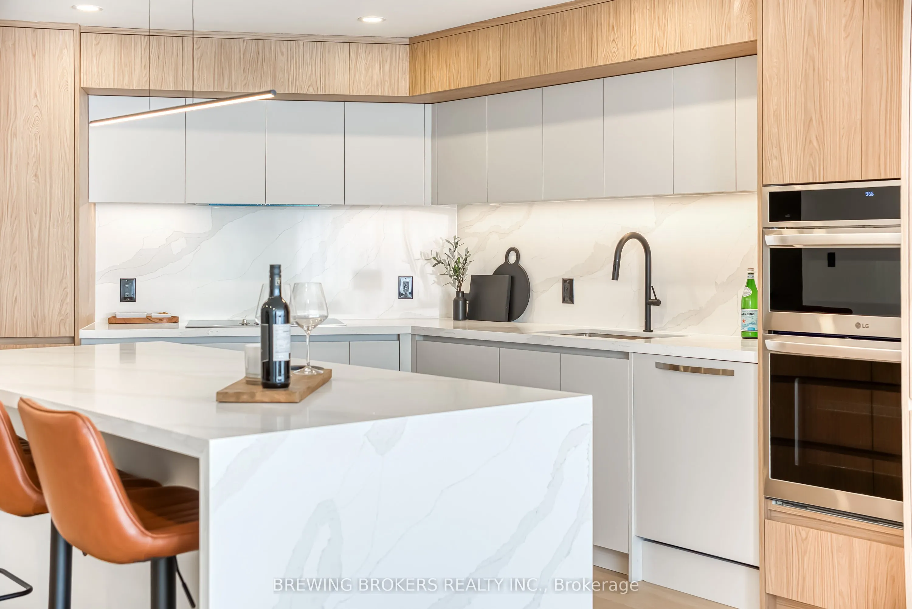 85 Skymark Drive, #501