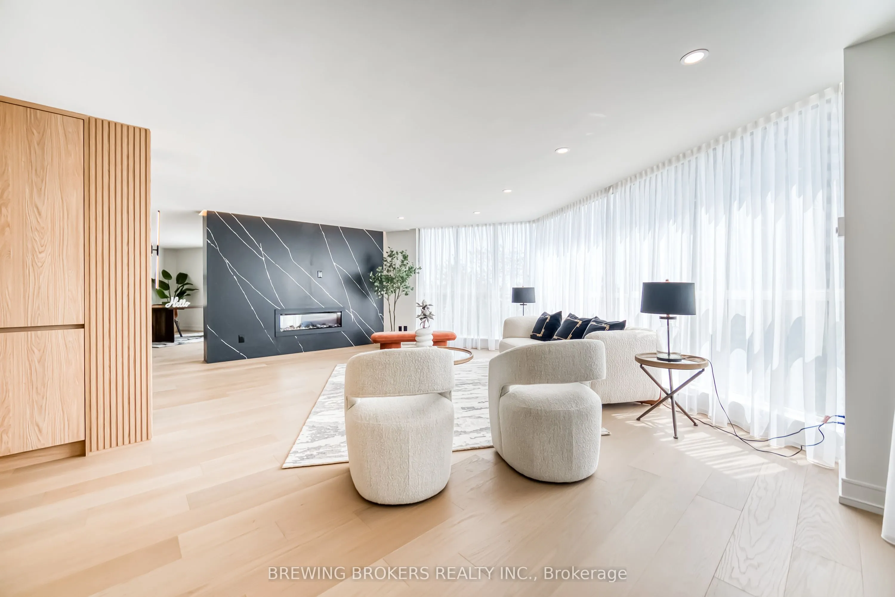 85 Skymark Drive, #501