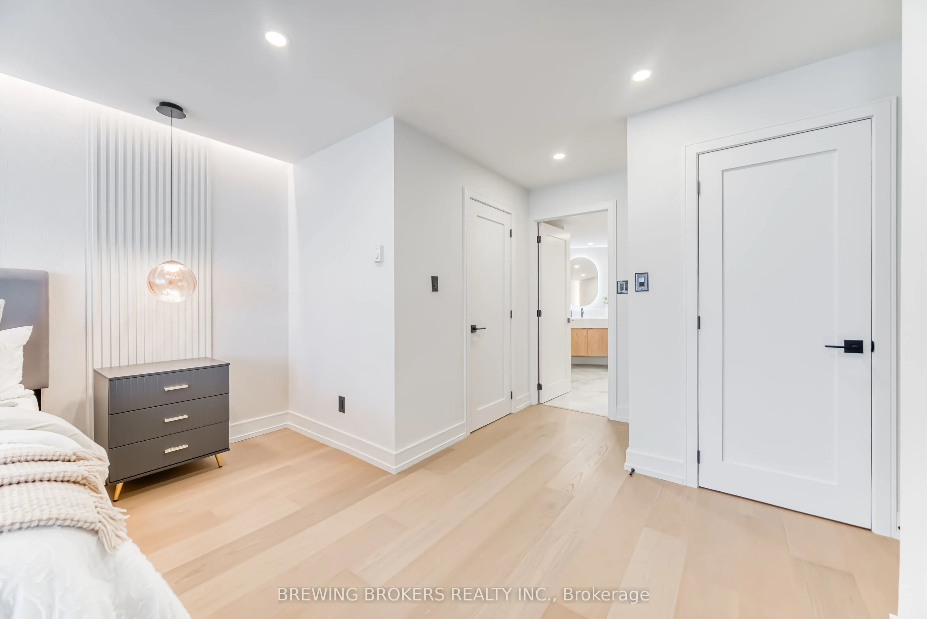 85 Skymark Drive, #501