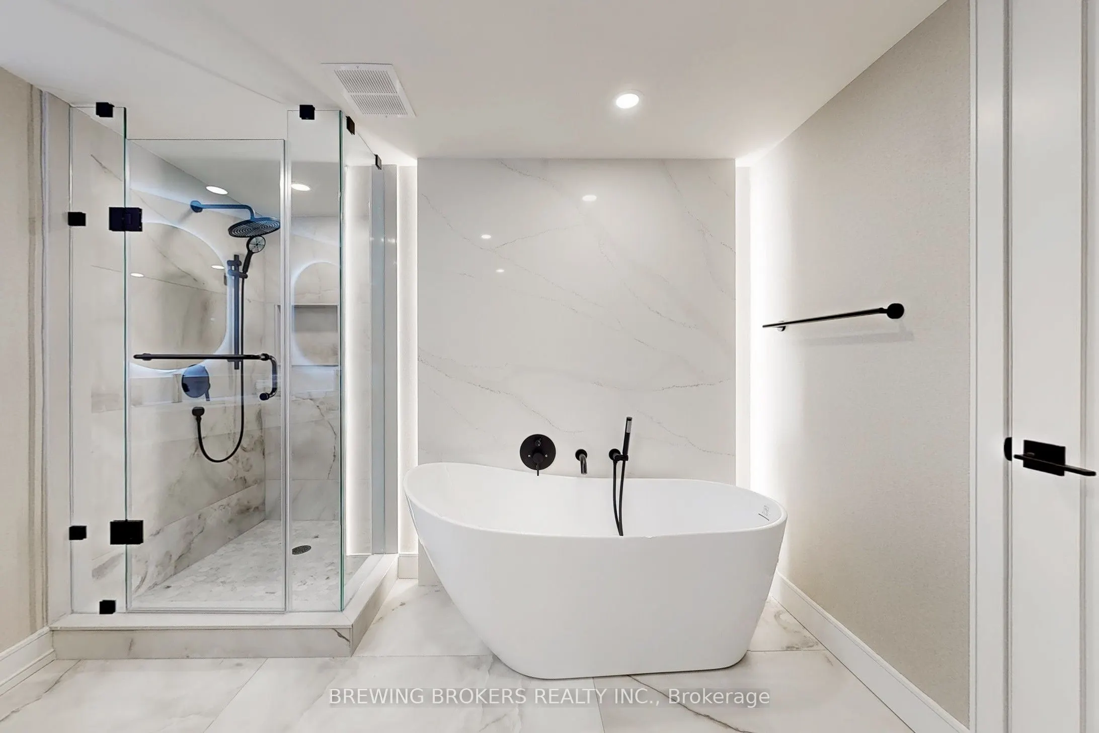 85 Skymark Drive, #501