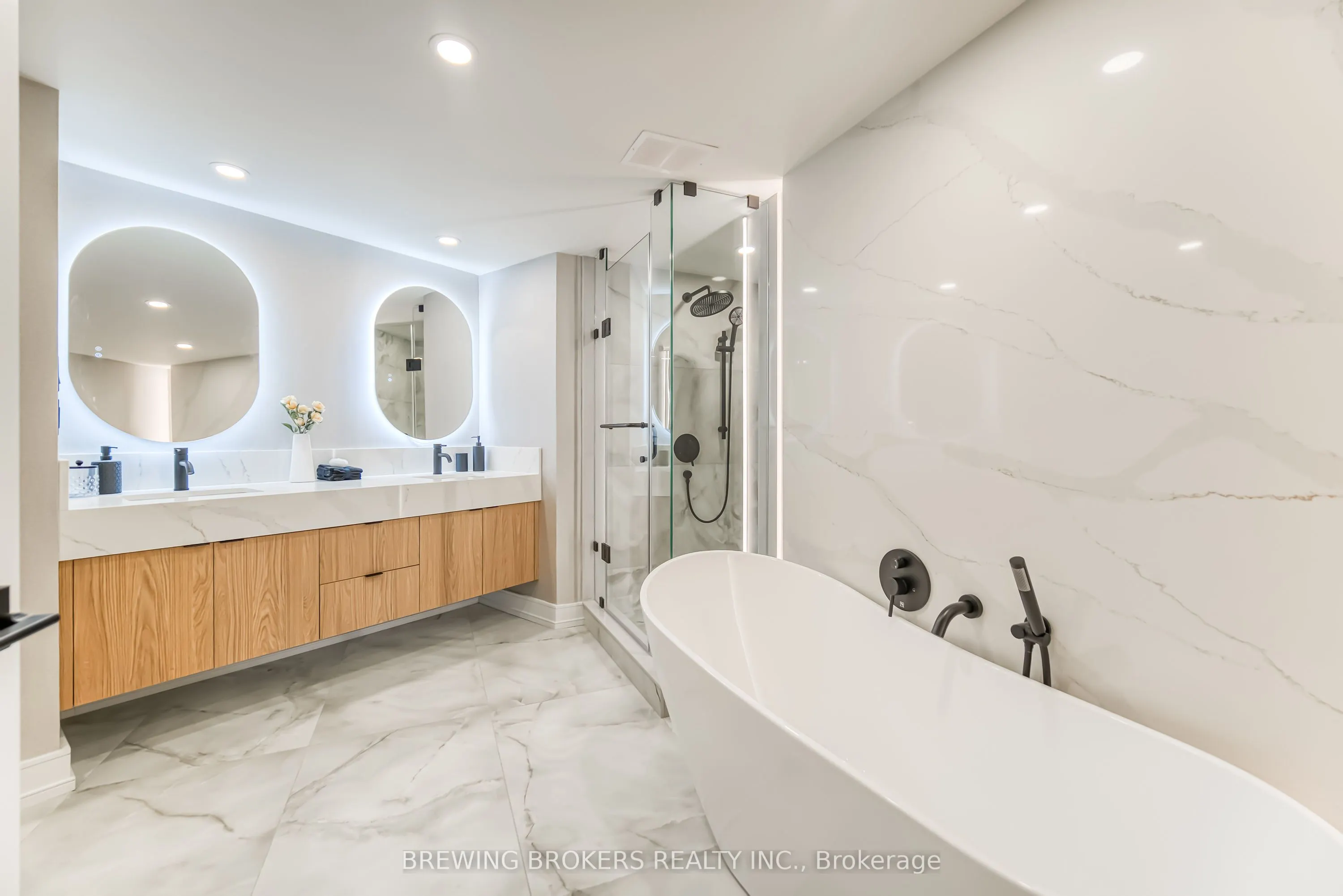 85 Skymark Drive, #501