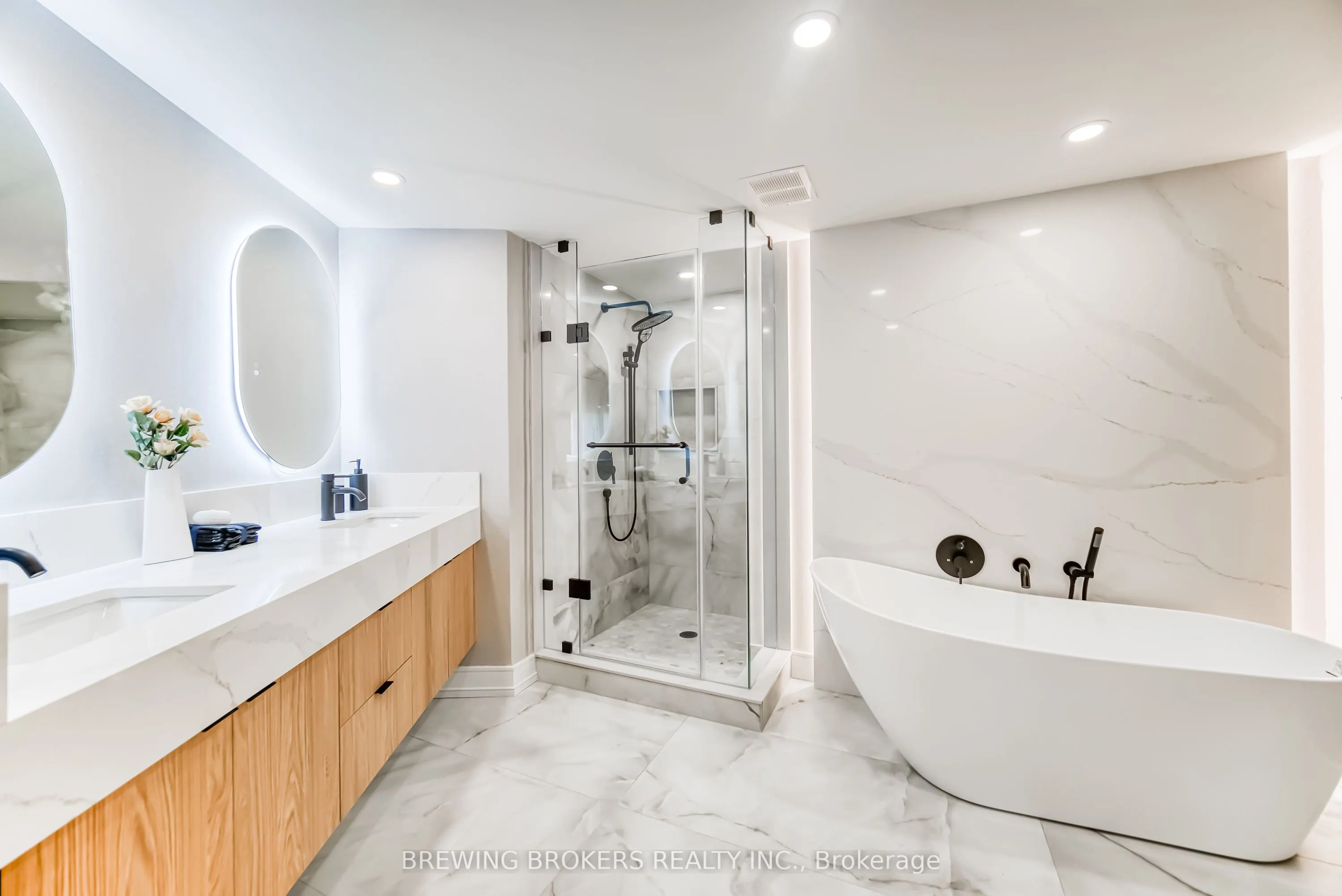 85 Skymark Drive, #501