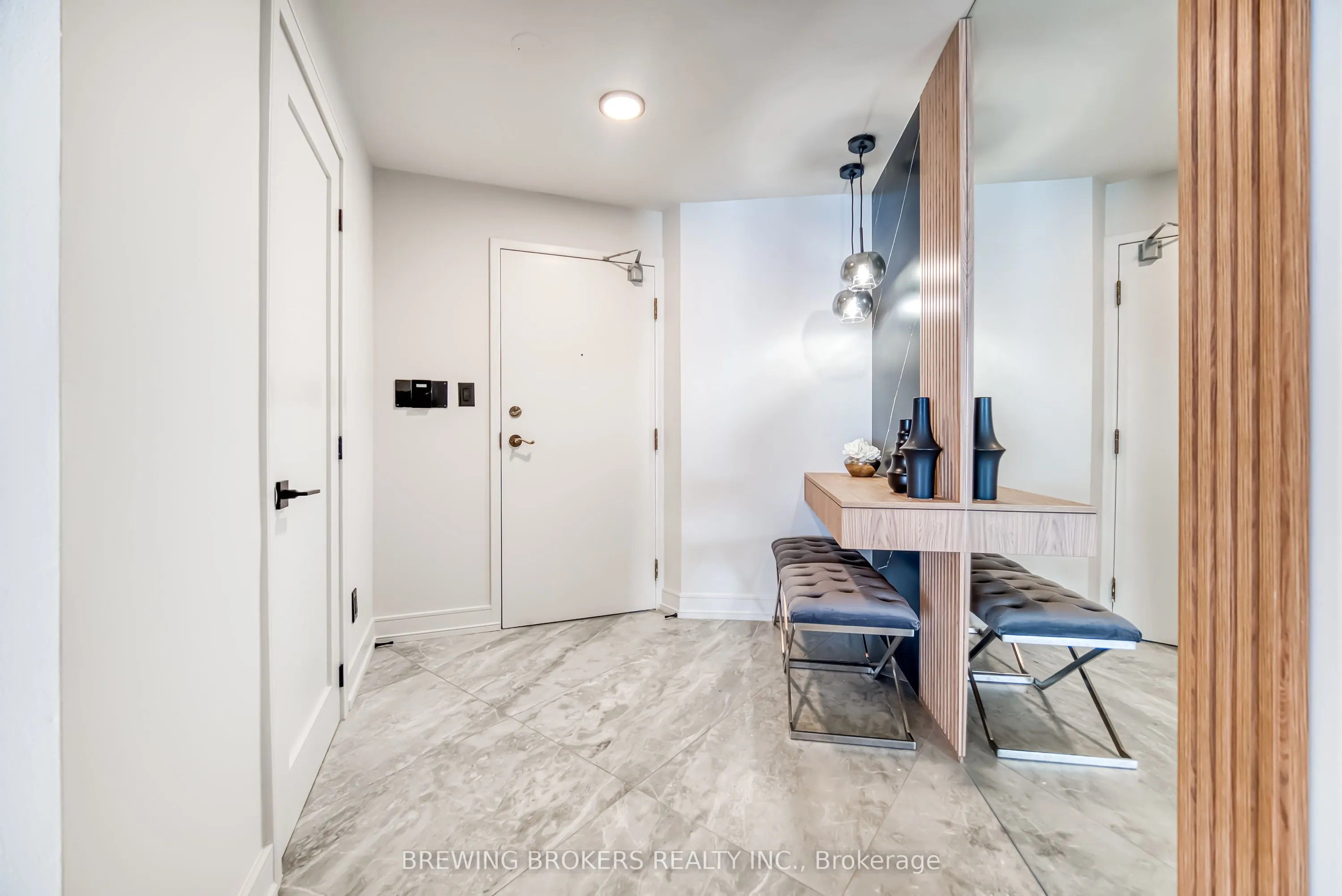 85 Skymark Drive, #501