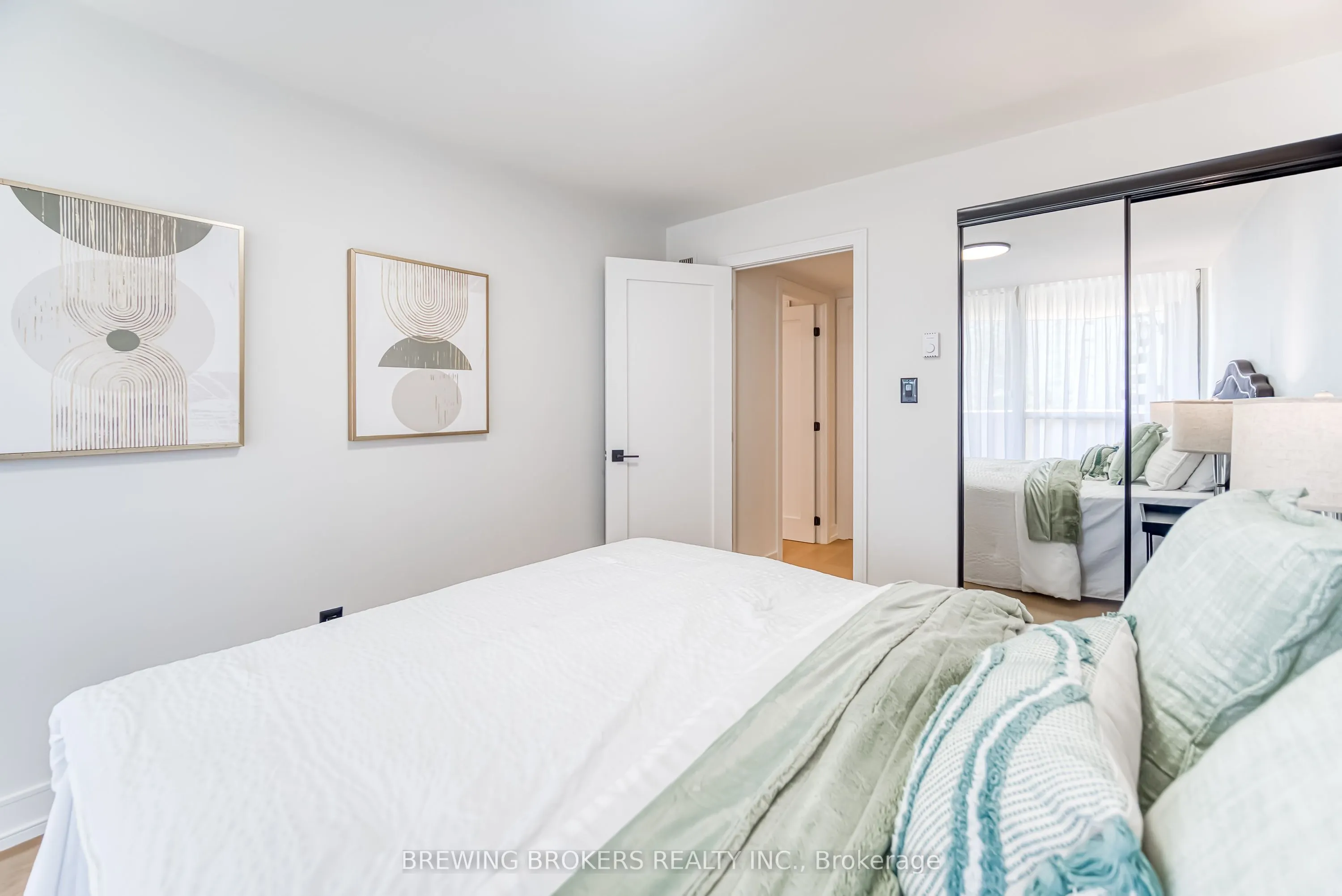 85 Skymark Drive, #501