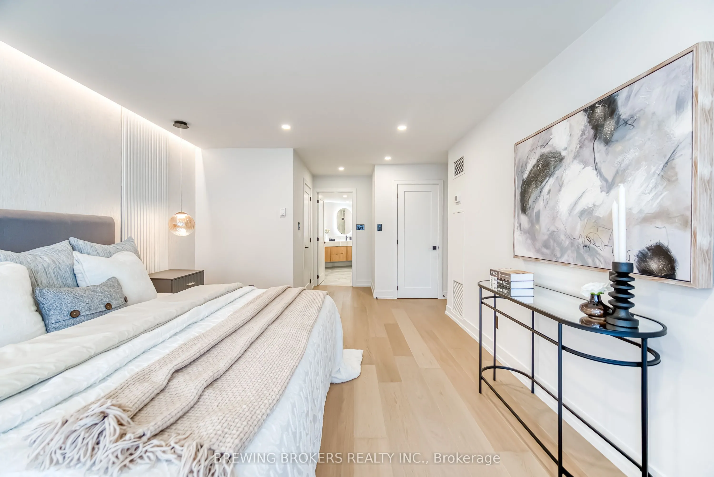 85 Skymark Drive, #501