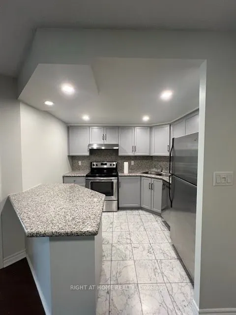 168 Simcoe Street, #1019