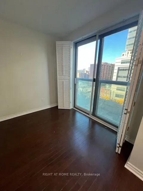 168 Simcoe Street, #1019