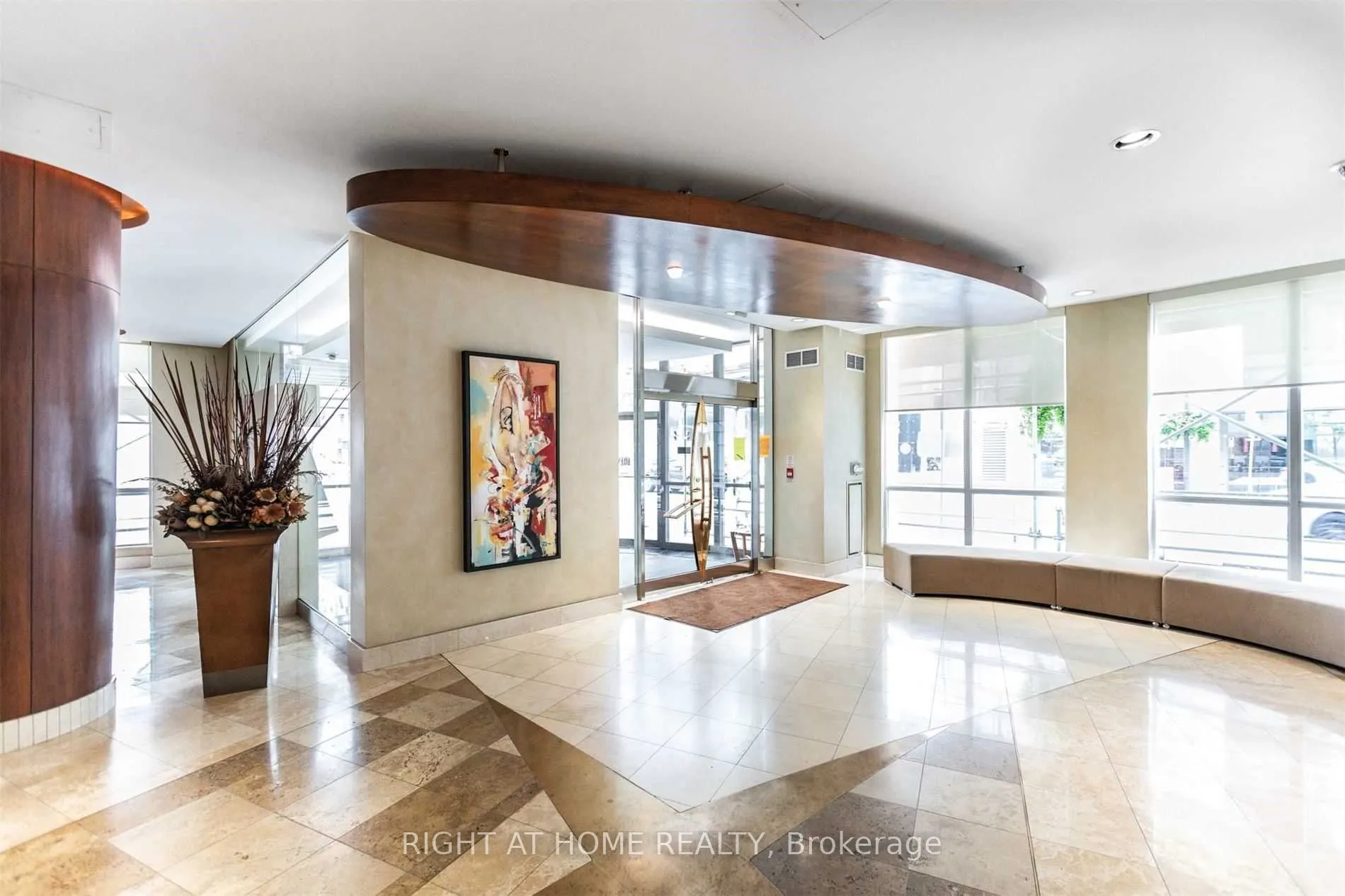 168 Simcoe Street, #1019