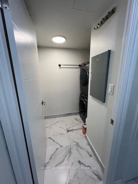 168 Simcoe Street, #1019