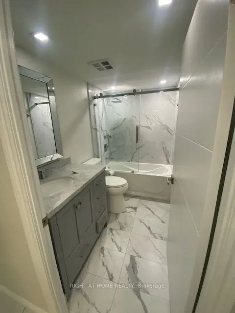 168 Simcoe Street, #1019