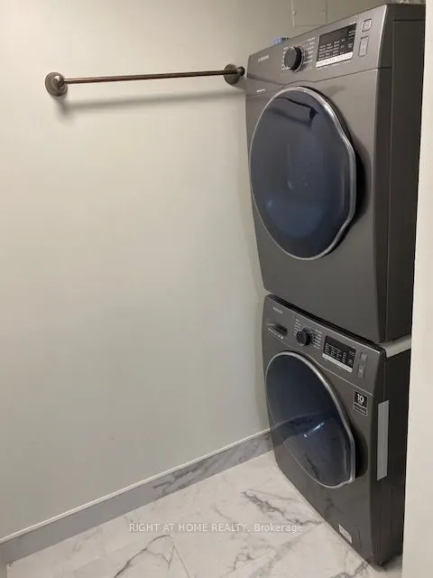 168 Simcoe Street, #1019