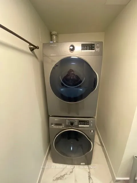 168 Simcoe Street, #1019